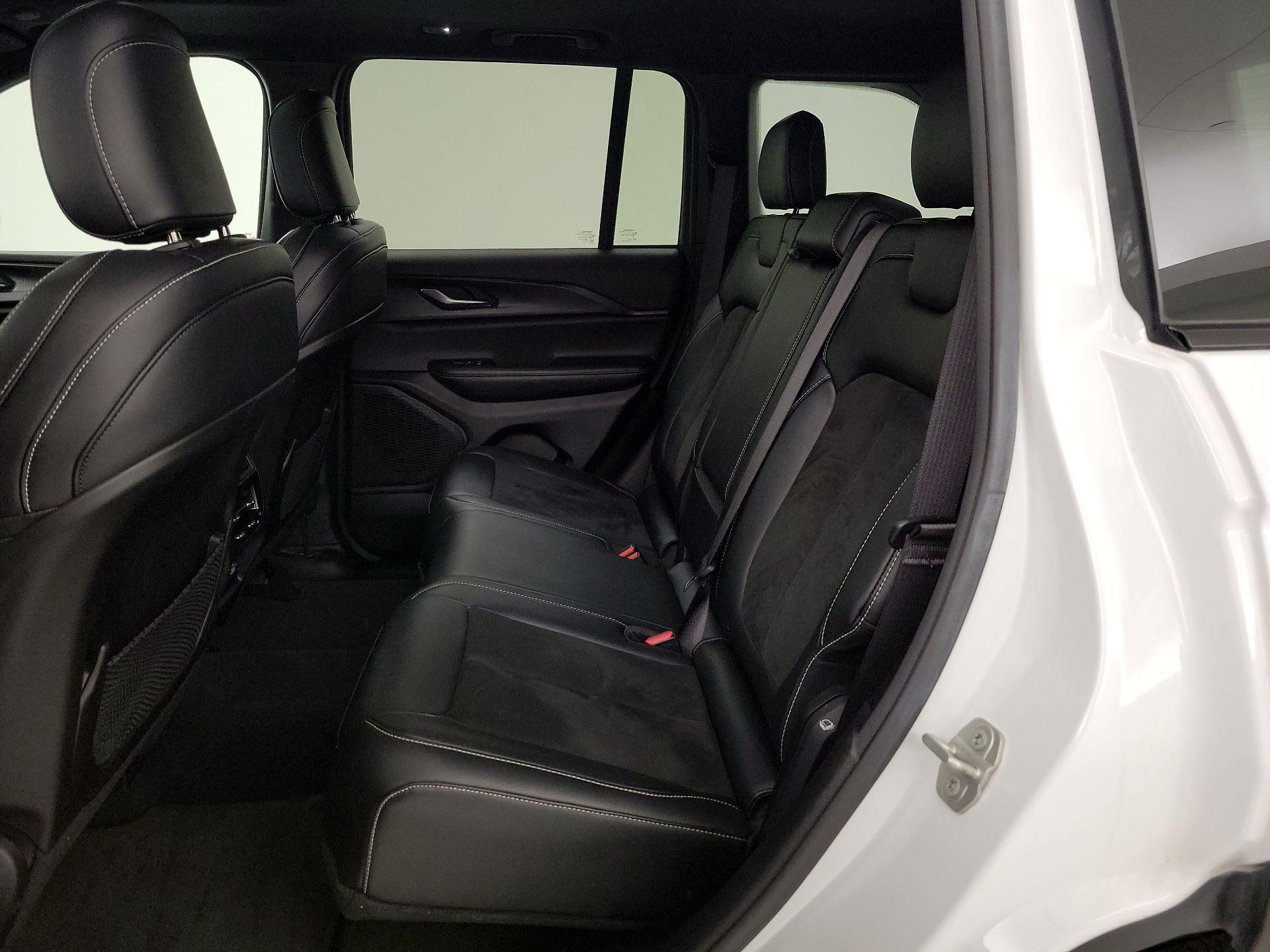 Thumbnail: 2023 Jeep Grand Cherokee - 19