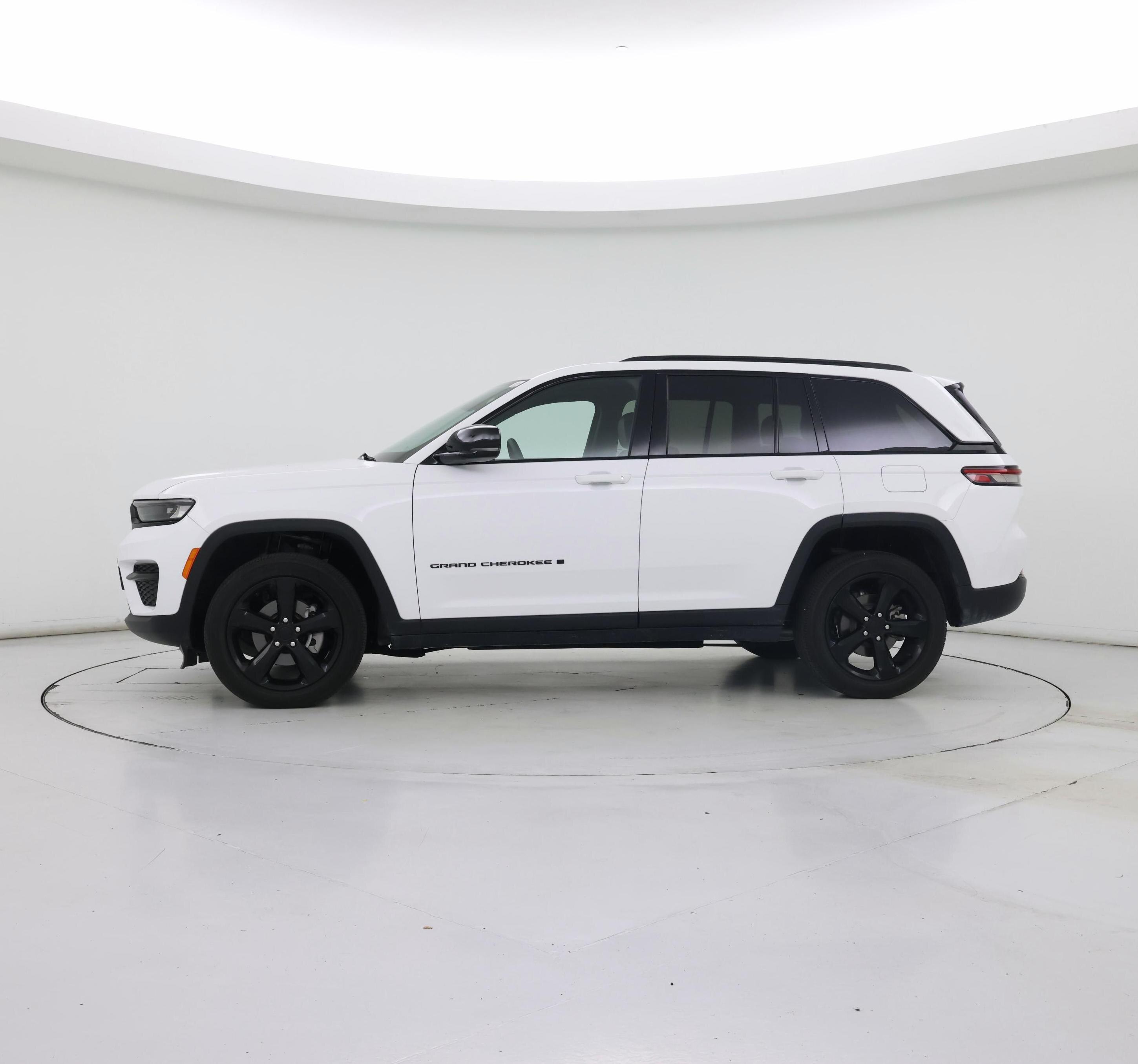 Thumbnail: 2023 Jeep Grand Cherokee - 3