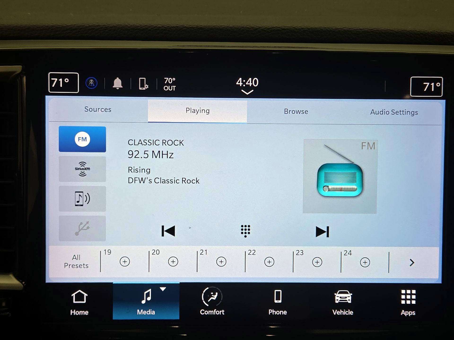 Thumbnail: 2021 Chrysler Pacifica - 15