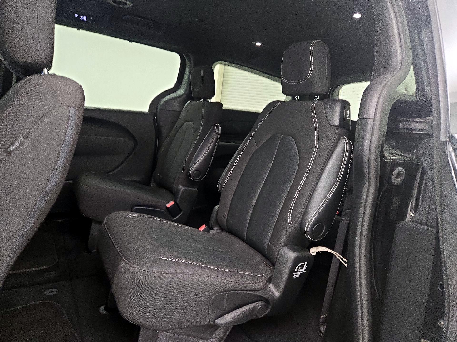 Thumbnail: 2021 Chrysler Pacifica - 19