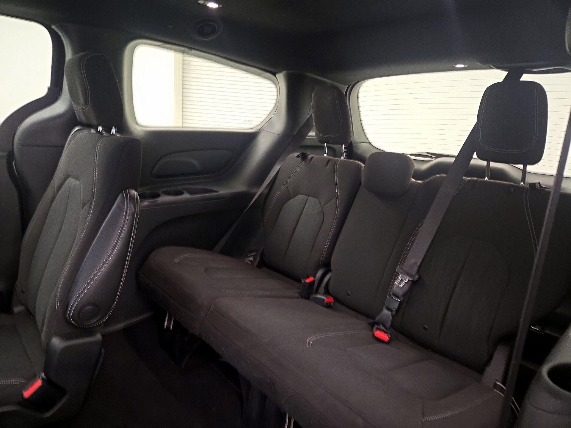 Thumbnail: 2021 Chrysler Pacifica - 20