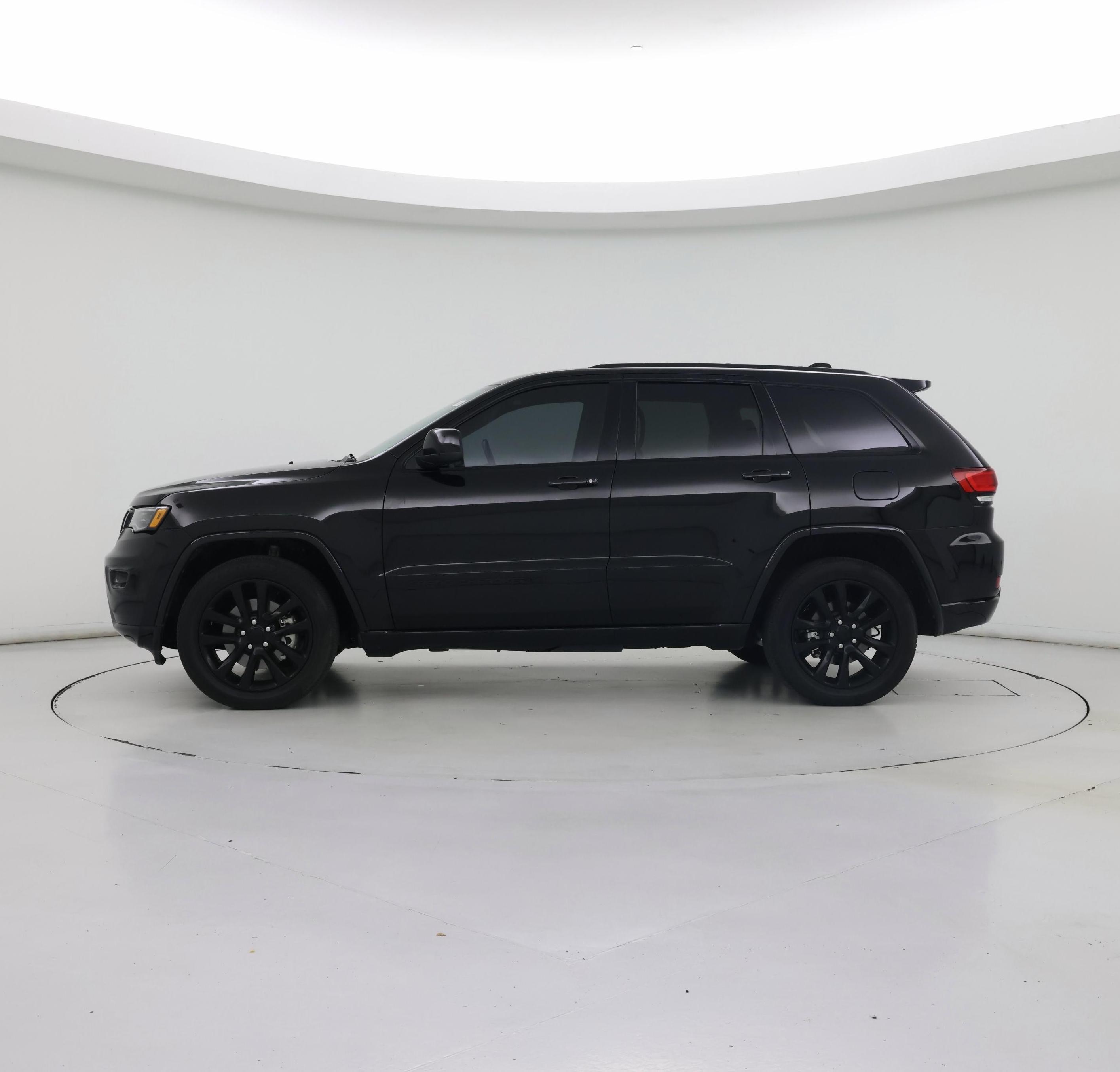 Thumbnail: 2022 Jeep Grand Cherokee - 3