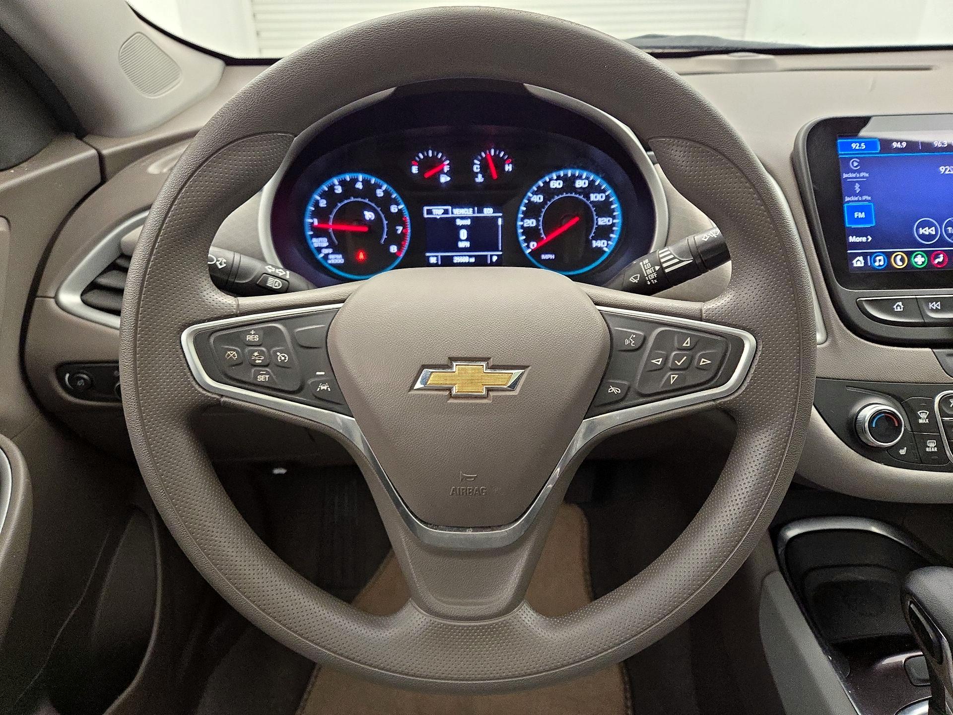 Thumbnail: 2023 Chevrolet Malibu - 10