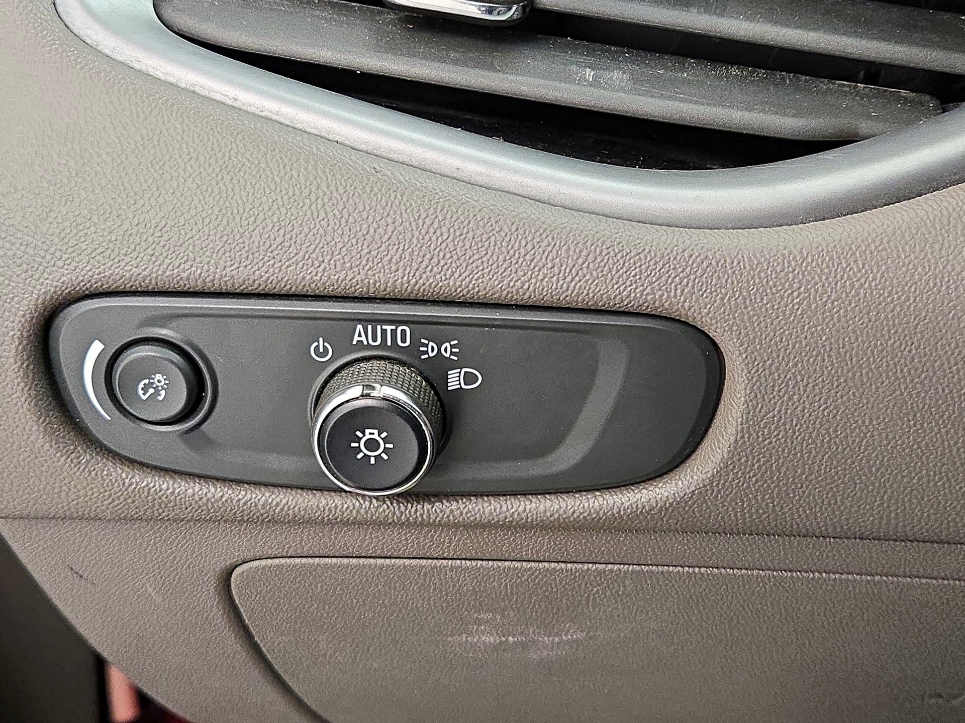 Thumbnail: 2023 Chevrolet Malibu - 13