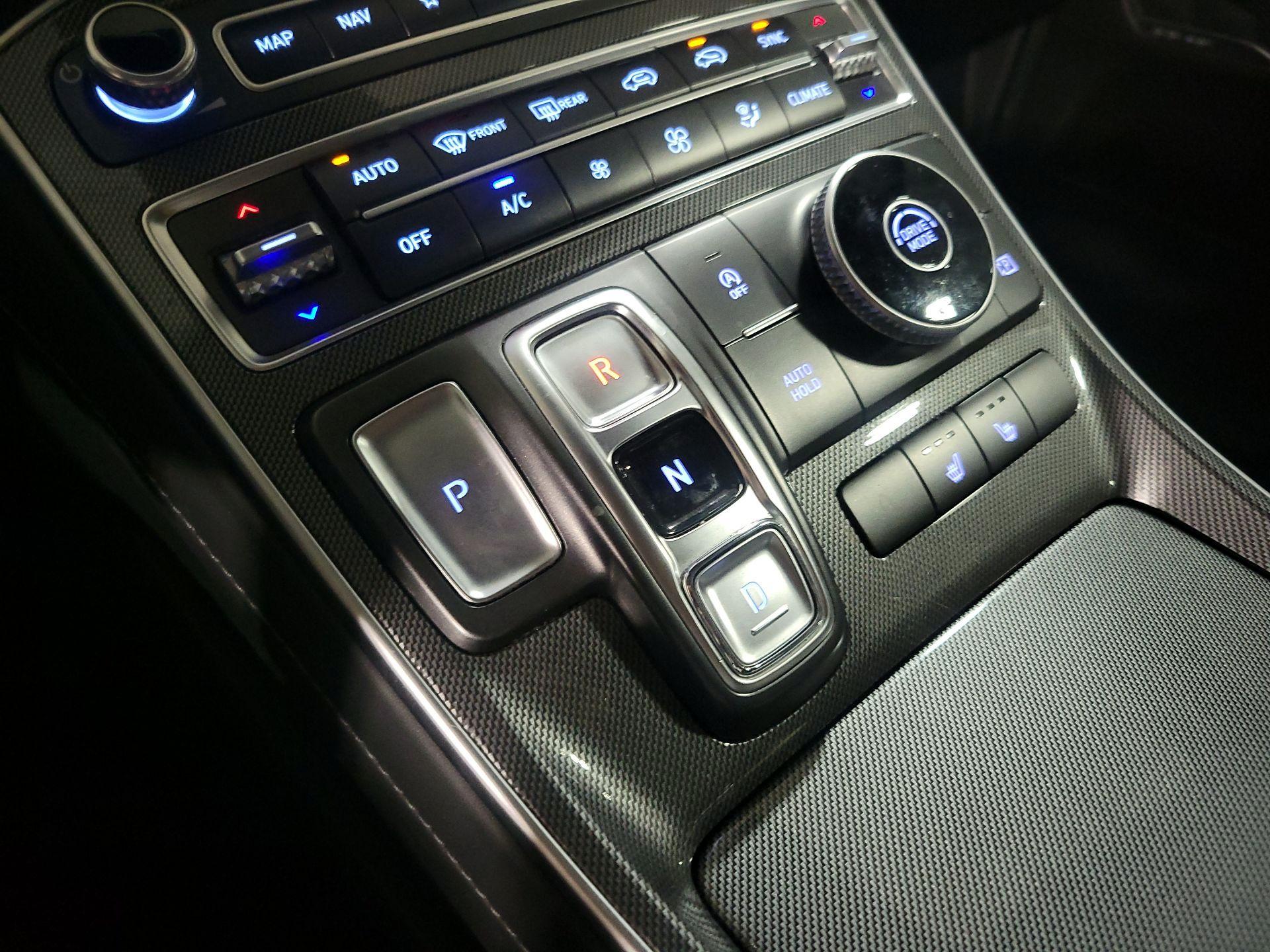 Thumbnail: 2022 Hyundai Santa Fe - 18