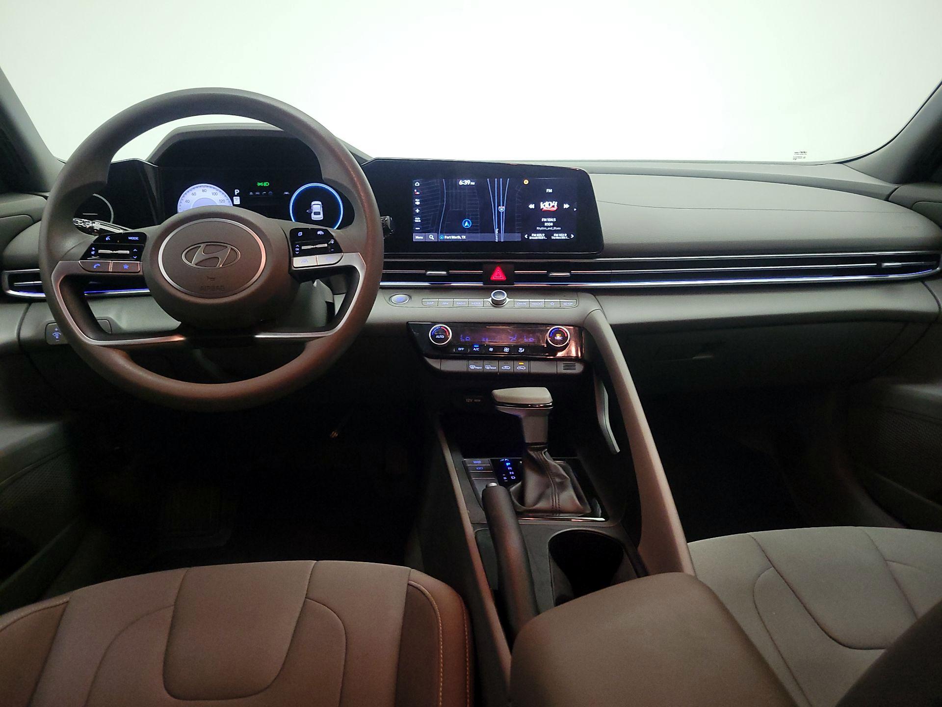 Thumbnail: 2024 Hyundai Elantra - 9