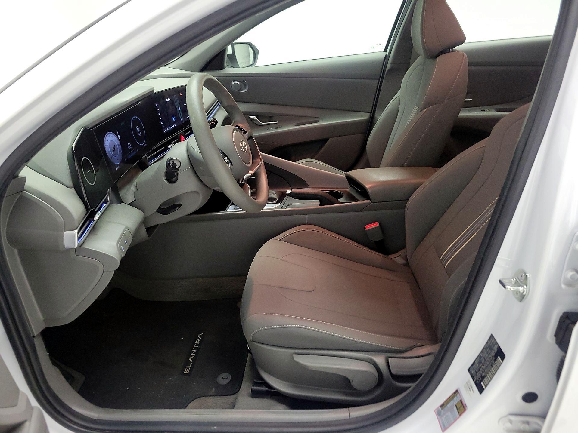 Thumbnail: 2024 Hyundai Elantra - 11