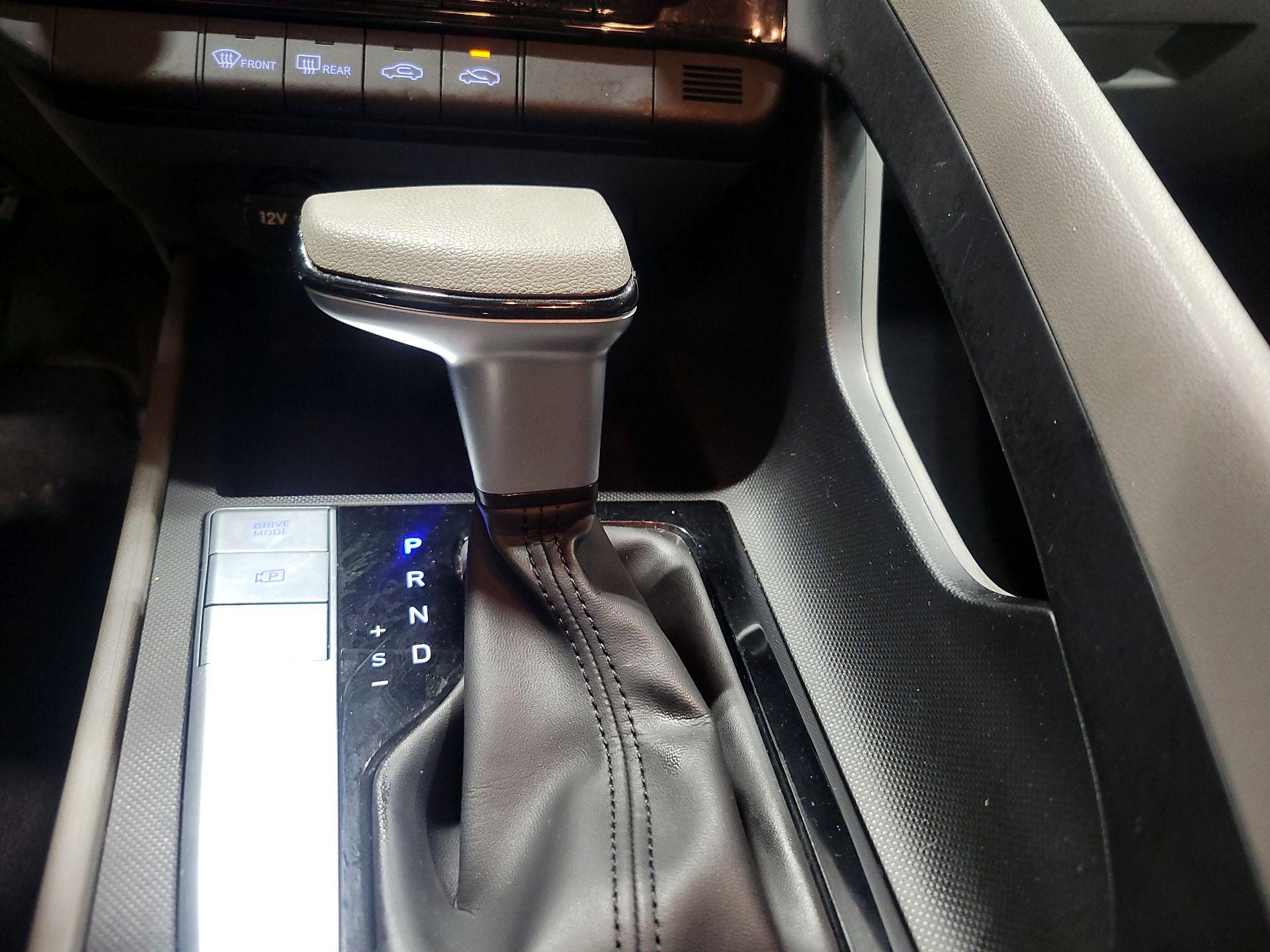 Thumbnail: 2024 Hyundai Elantra - 17