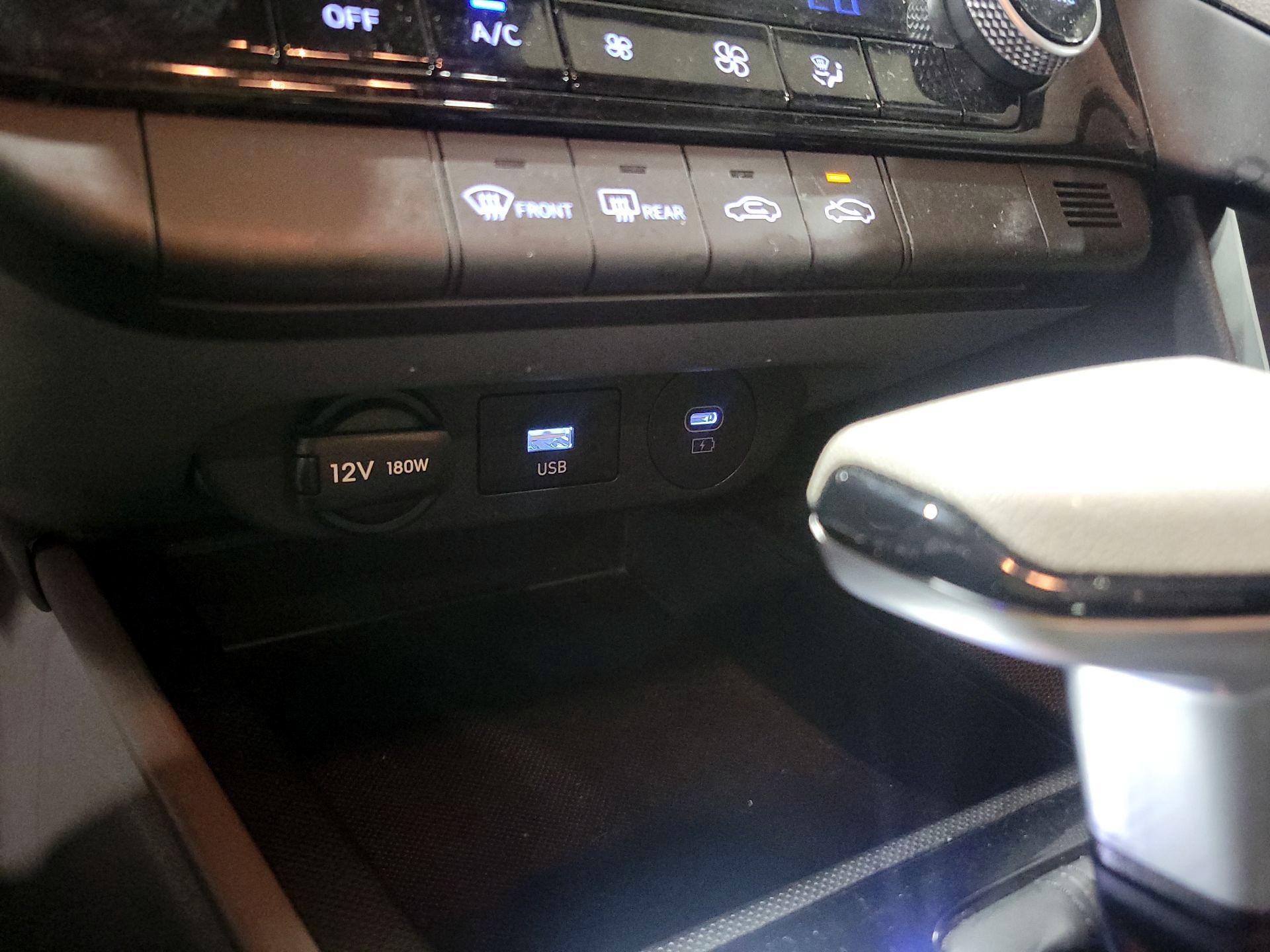 Thumbnail: 2024 Hyundai Elantra - 18