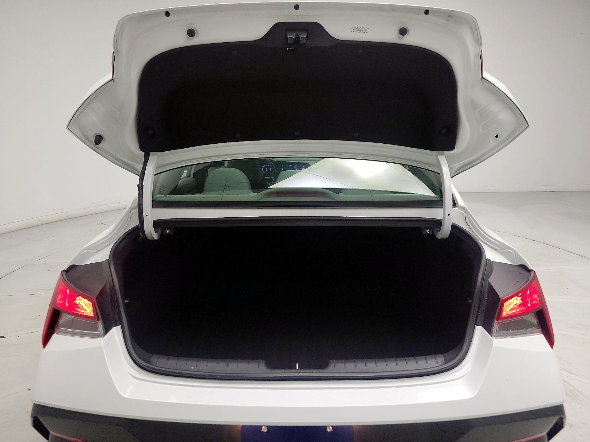 Thumbnail: 2024 Hyundai Elantra - 20