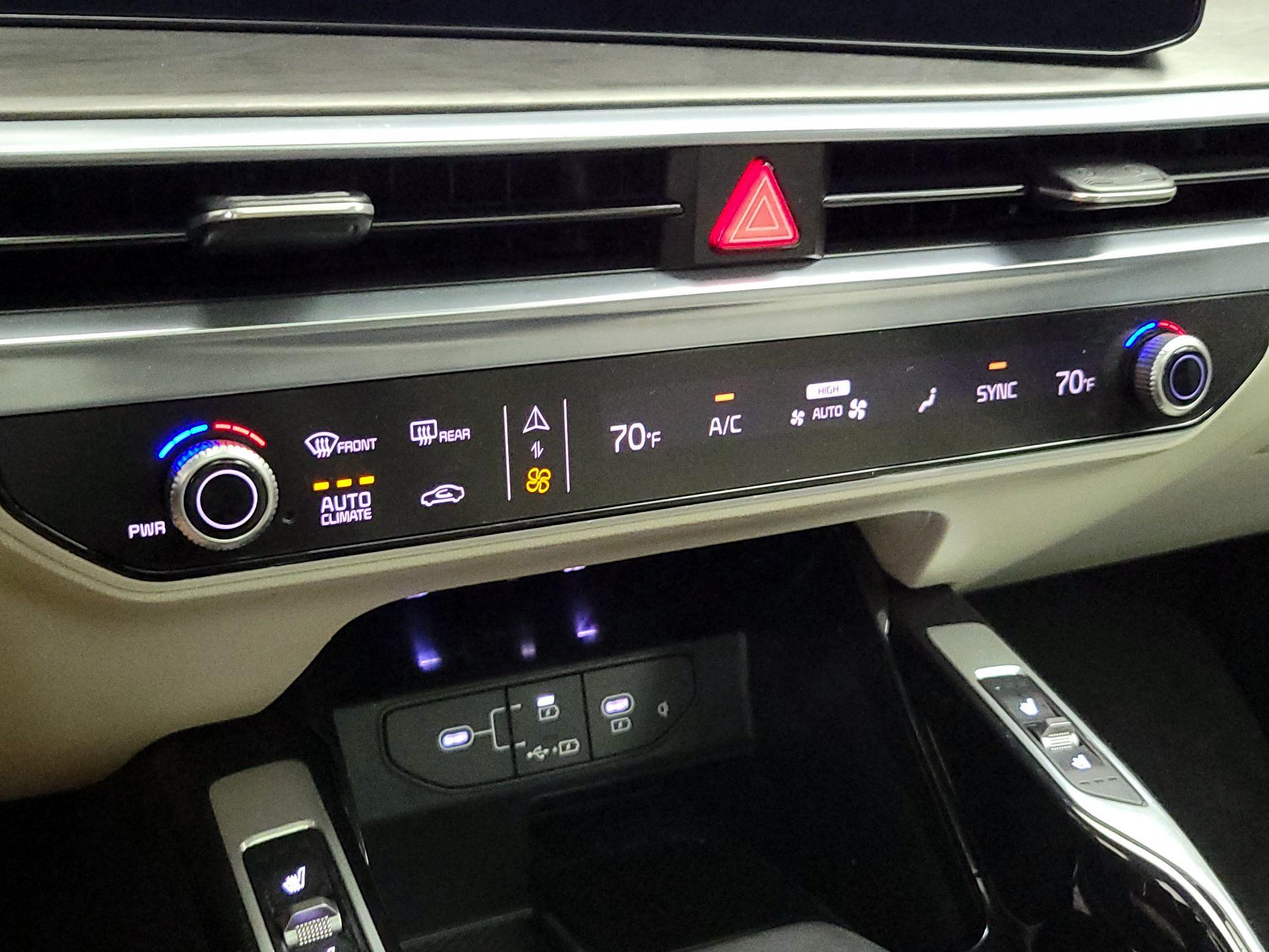 Thumbnail: 2024 Kia Sorento - 17