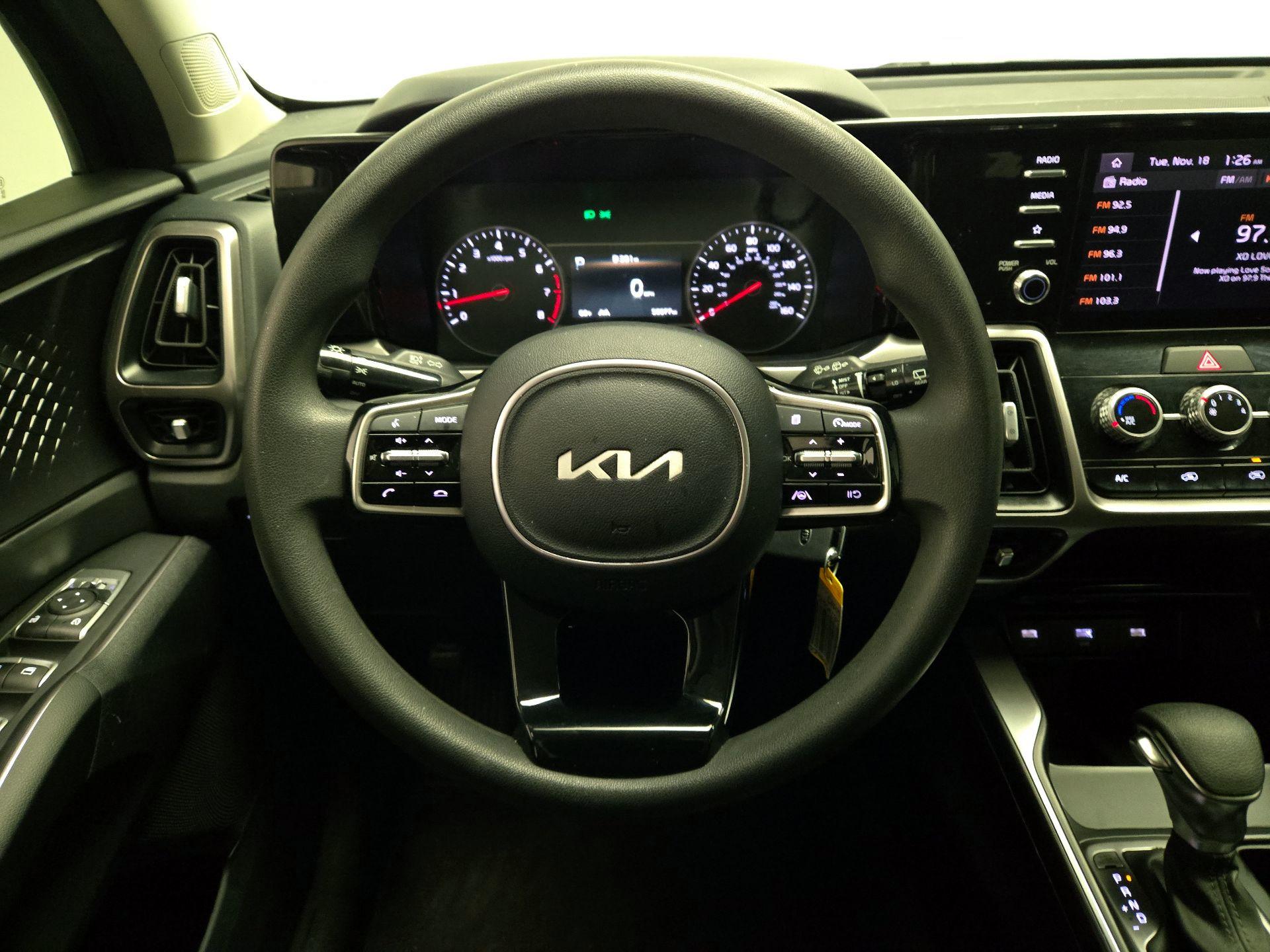 Thumbnail: 2023 Kia Sorento - 10