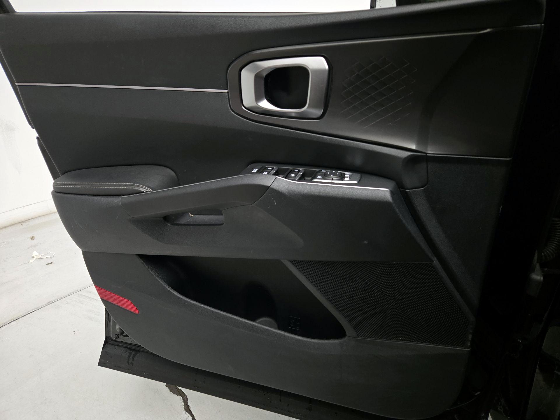 Thumbnail: 2023 Kia Sorento - 12