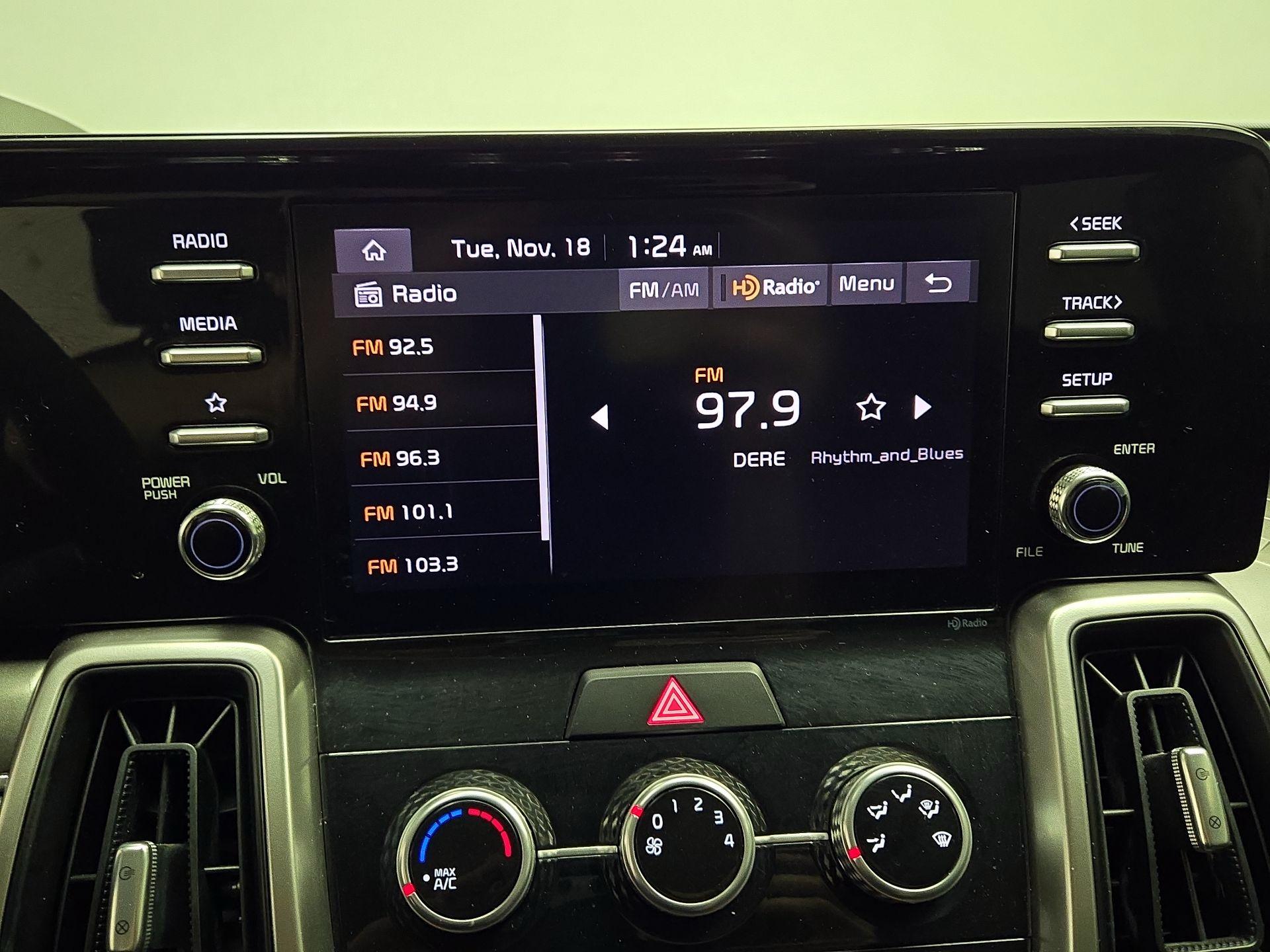 Thumbnail: 2023 Kia Sorento - 15