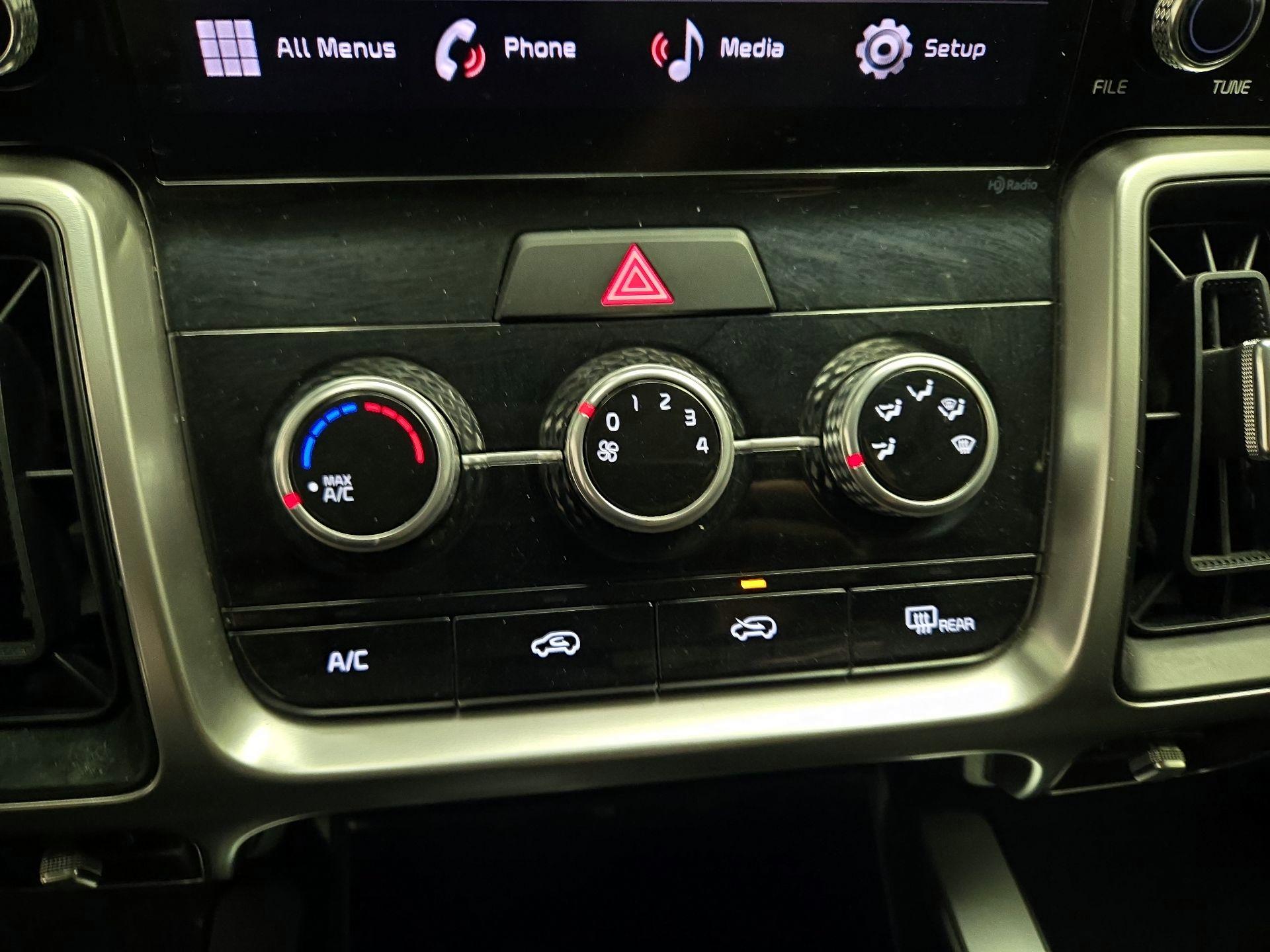 Thumbnail: 2023 Kia Sorento - 16