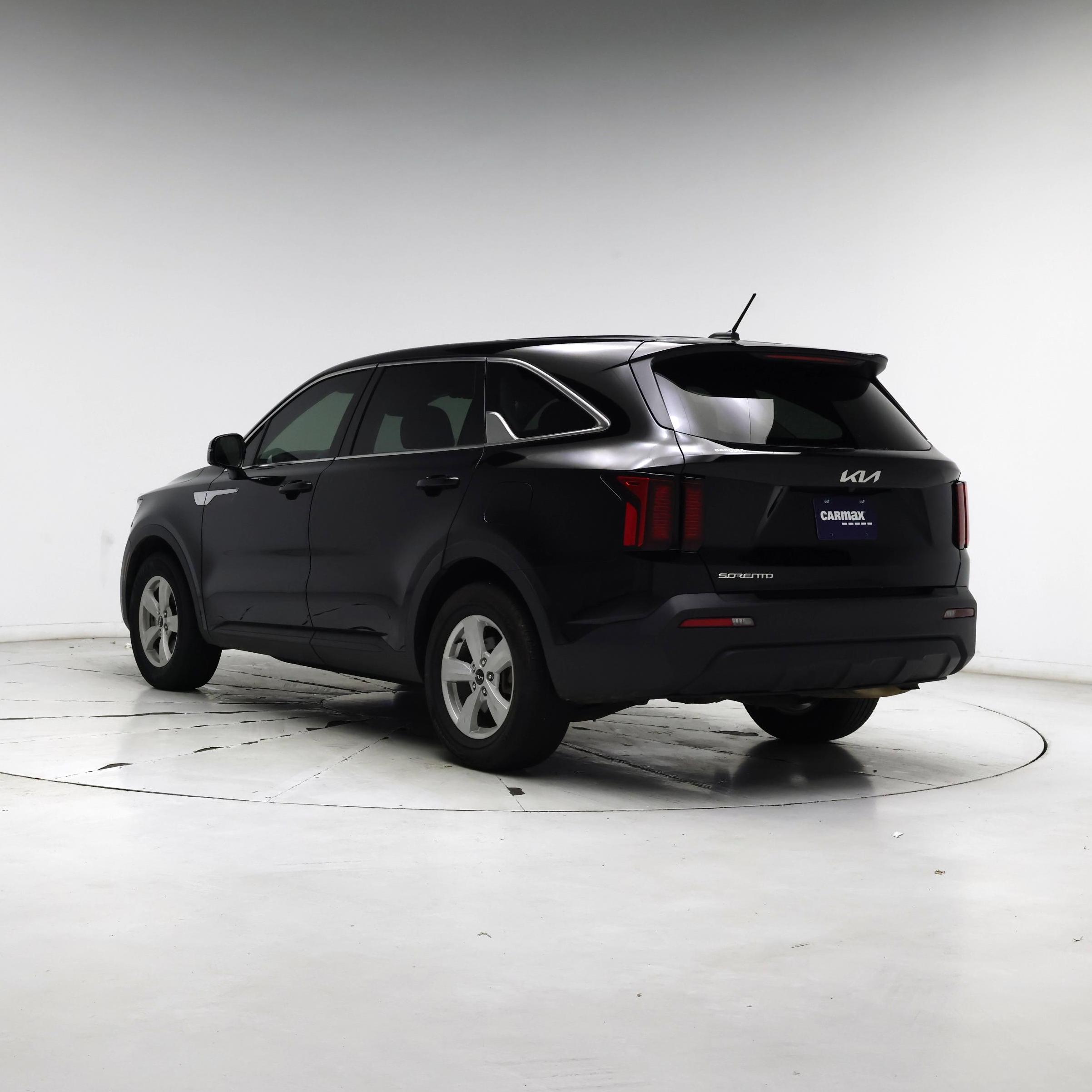 Thumbnail: 2023 Kia Sorento - 2