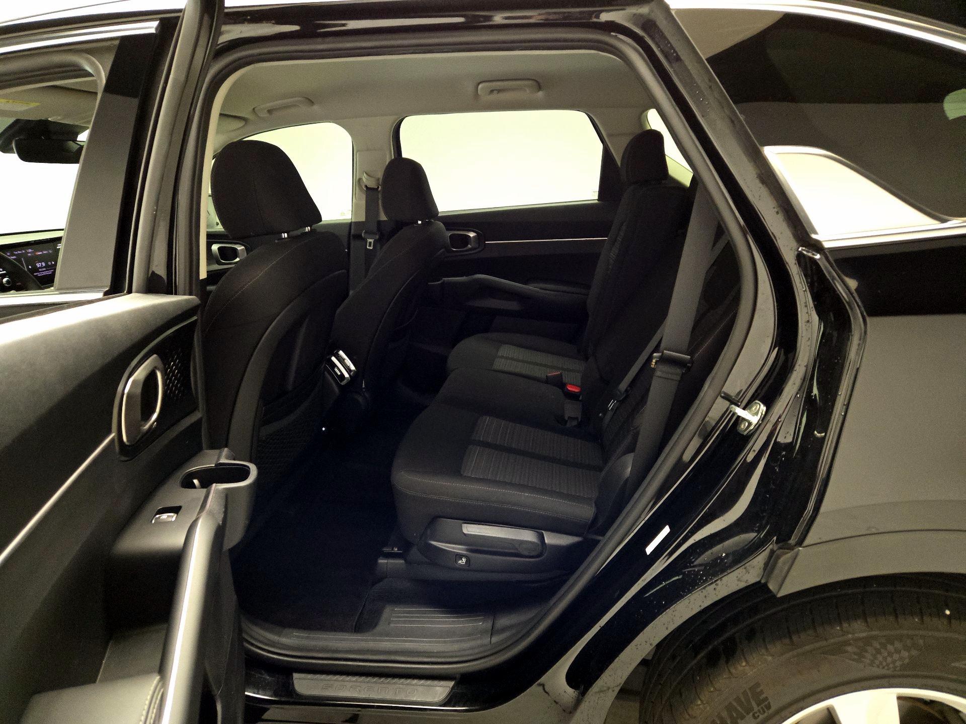 Thumbnail: 2023 Kia Sorento - 19