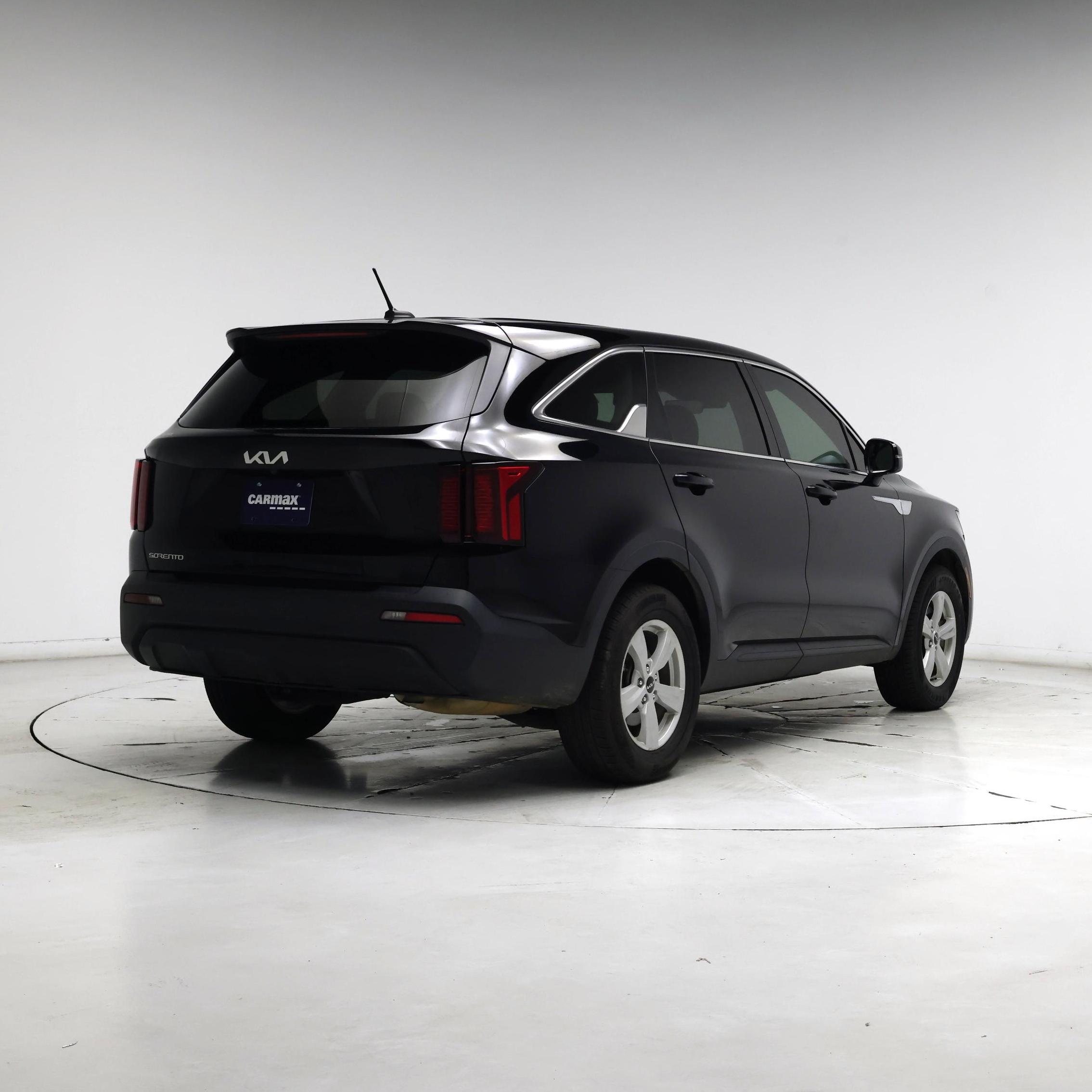 Thumbnail: 2023 Kia Sorento - 8