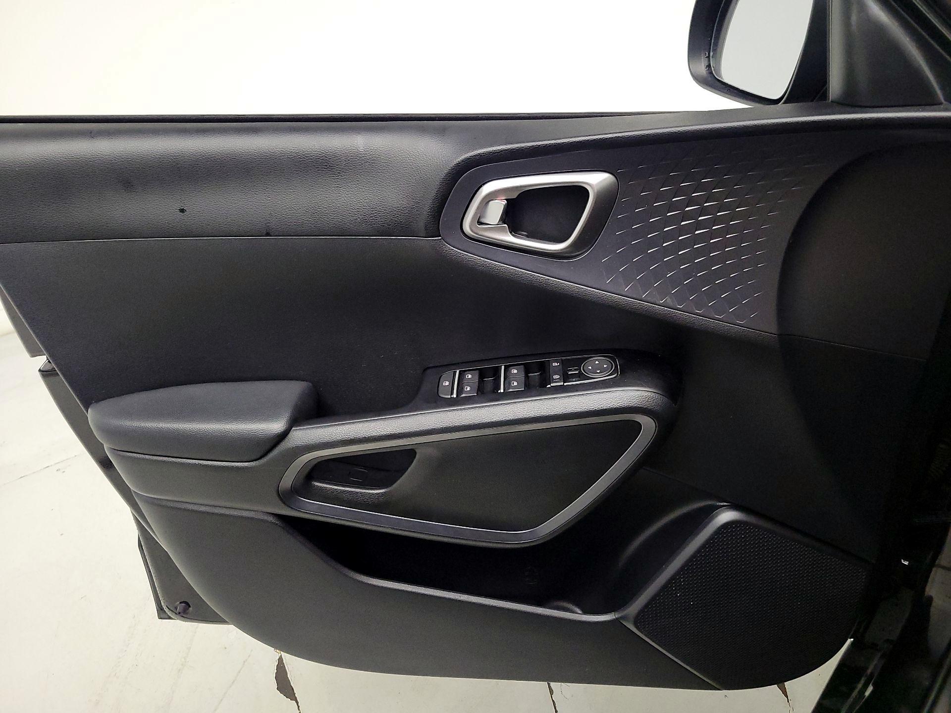 Thumbnail: 2020 Kia Soul - 12