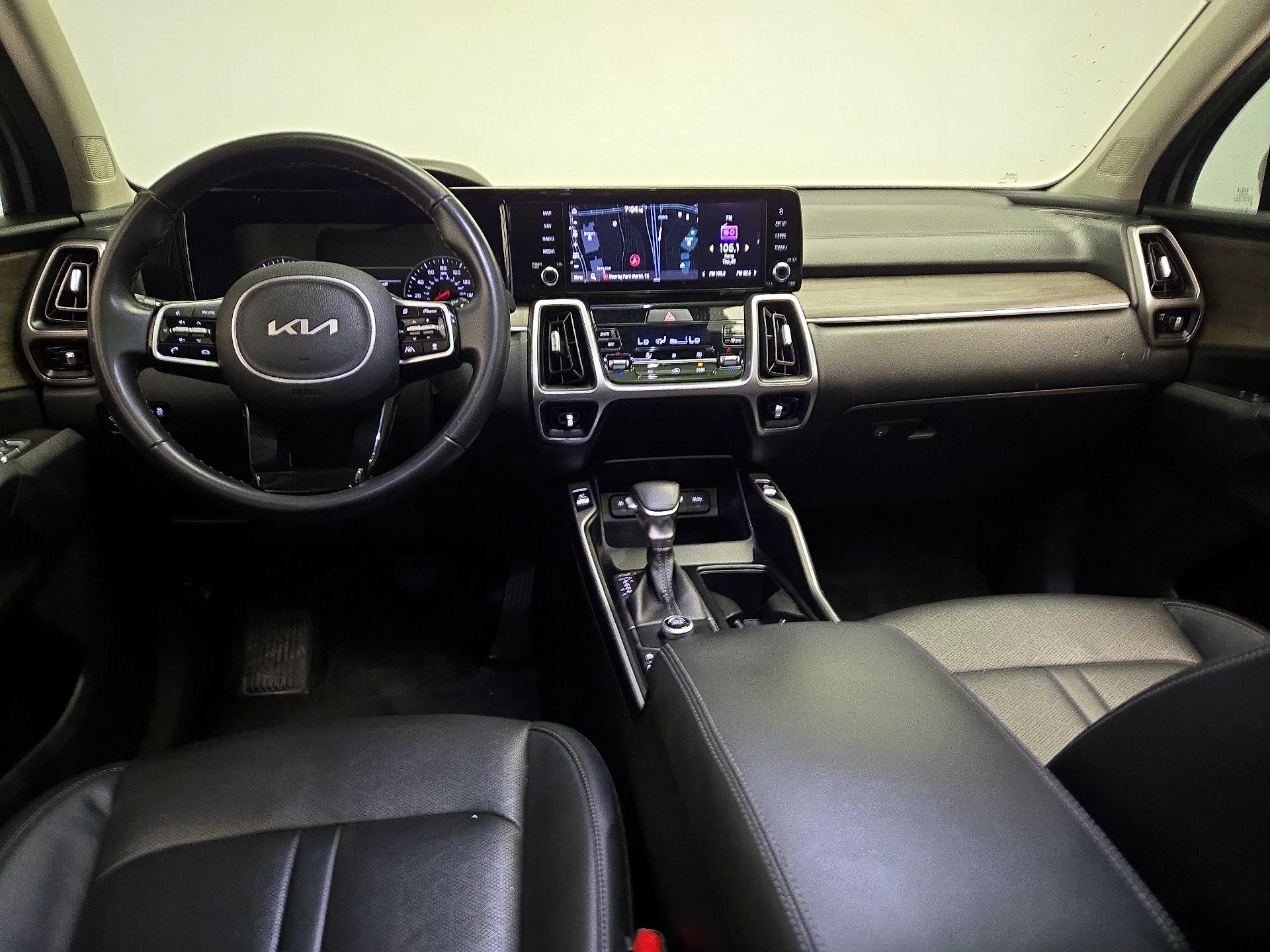 Thumbnail: 2022 Kia Sorento - 9