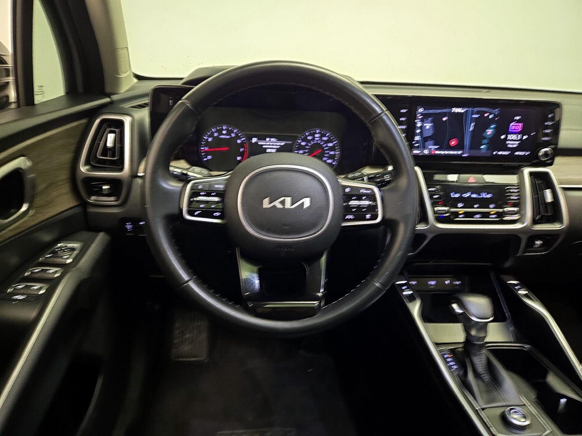 Thumbnail: 2022 Kia Sorento - 10