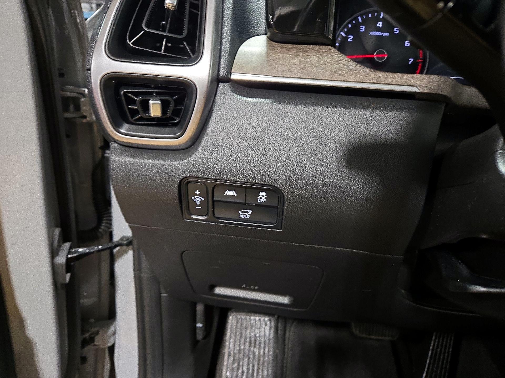 Thumbnail: 2022 Kia Sorento - 13