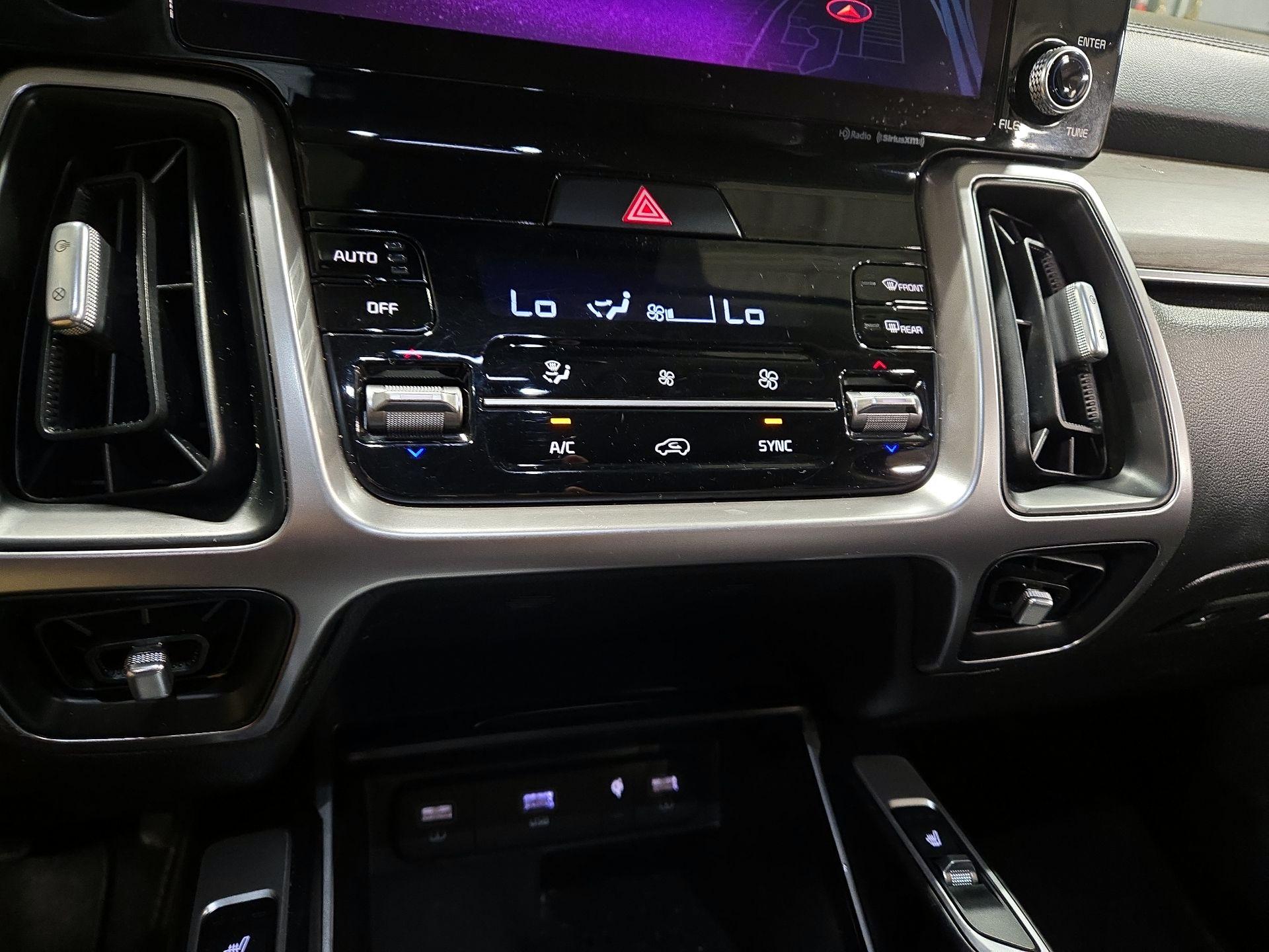 Thumbnail: 2022 Kia Sorento - 16