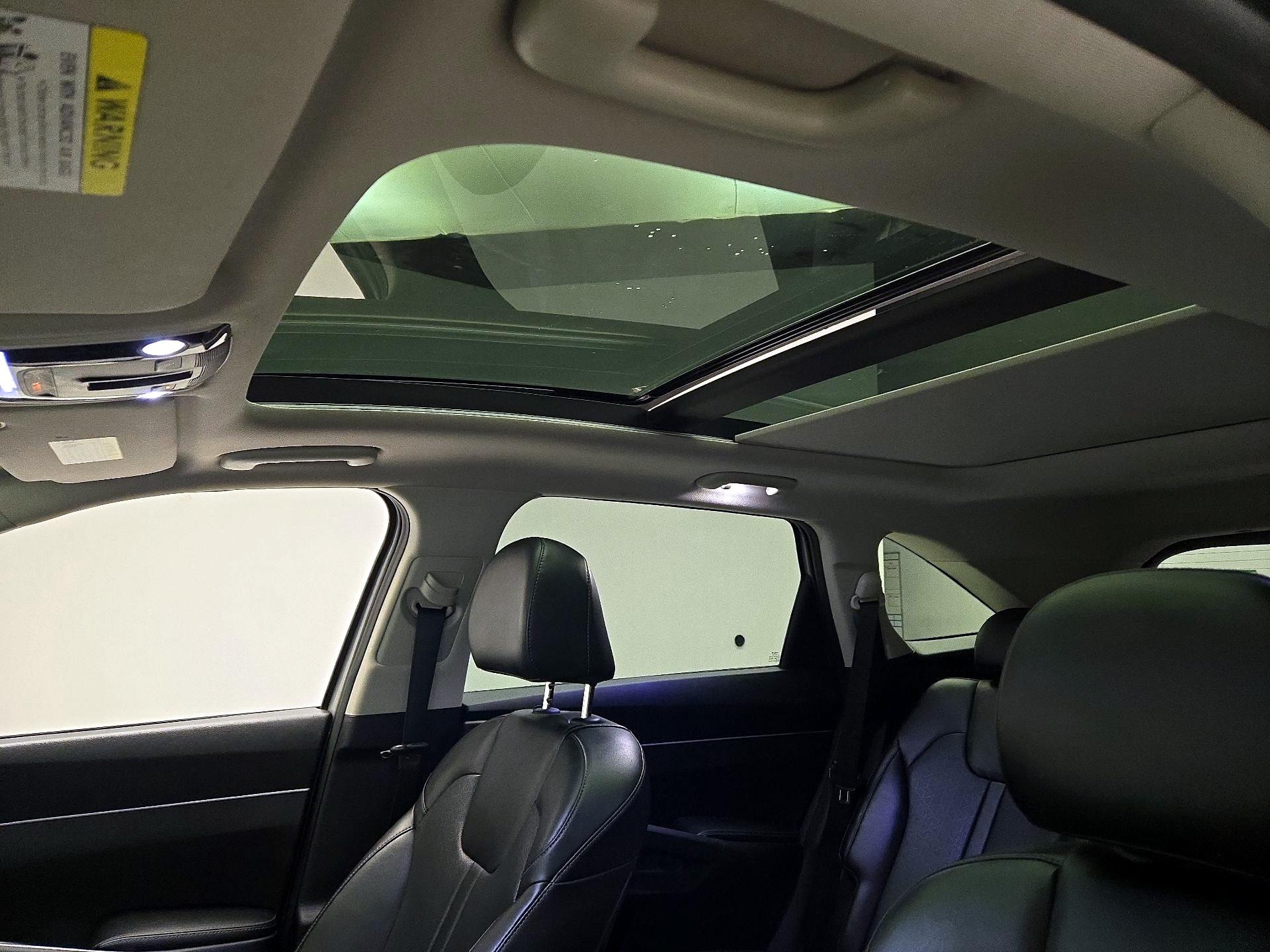 Thumbnail: 2022 Kia Sorento - 19