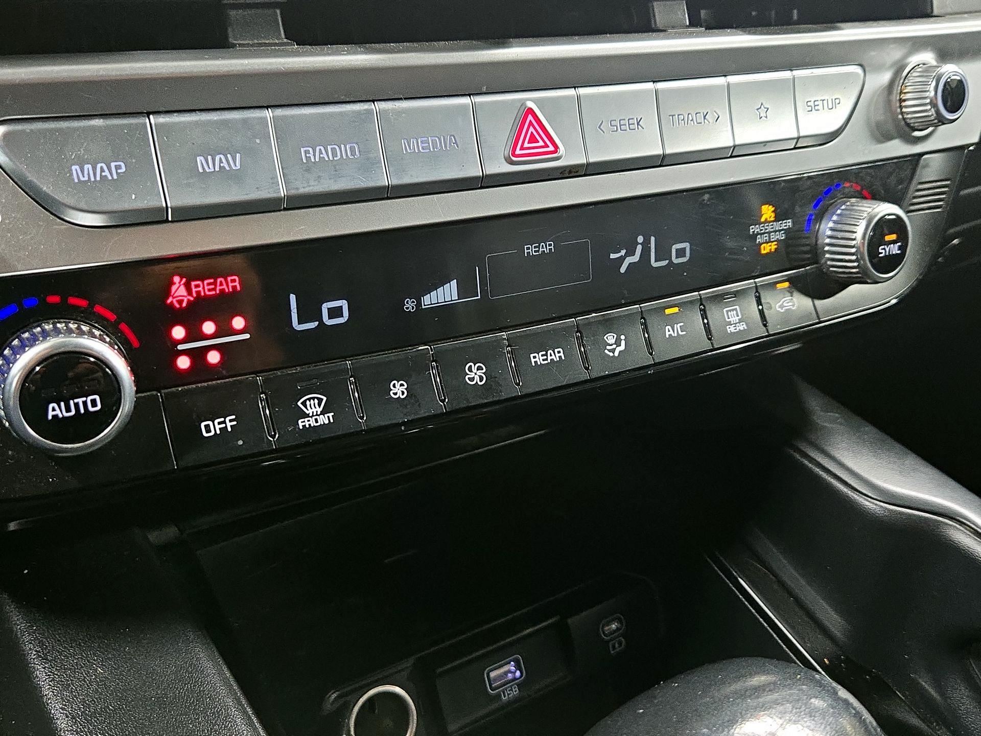 Thumbnail: 2023 Kia Telluride - 17