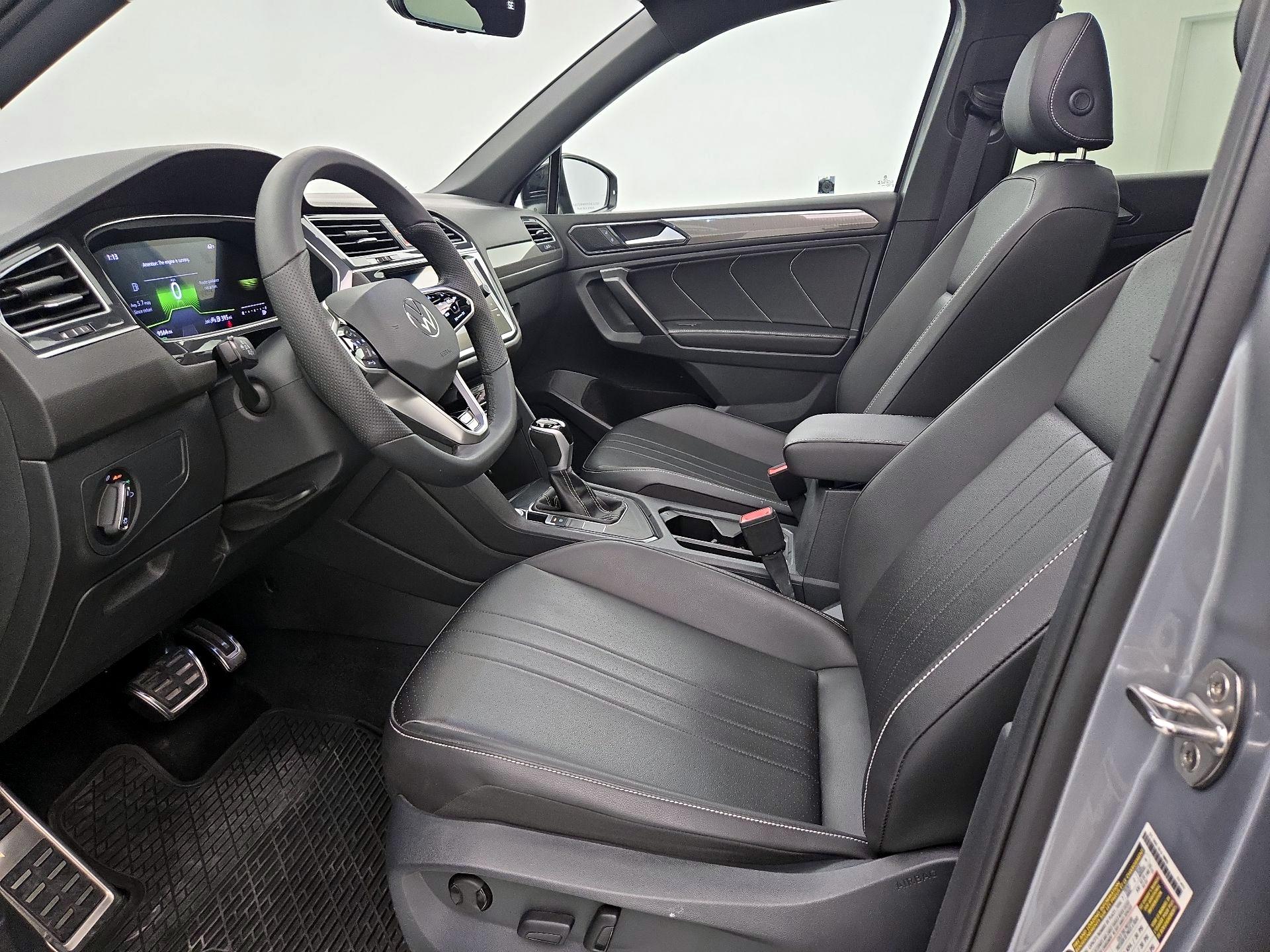 Thumbnail: 2024 Volkswagen Tiguan - 11