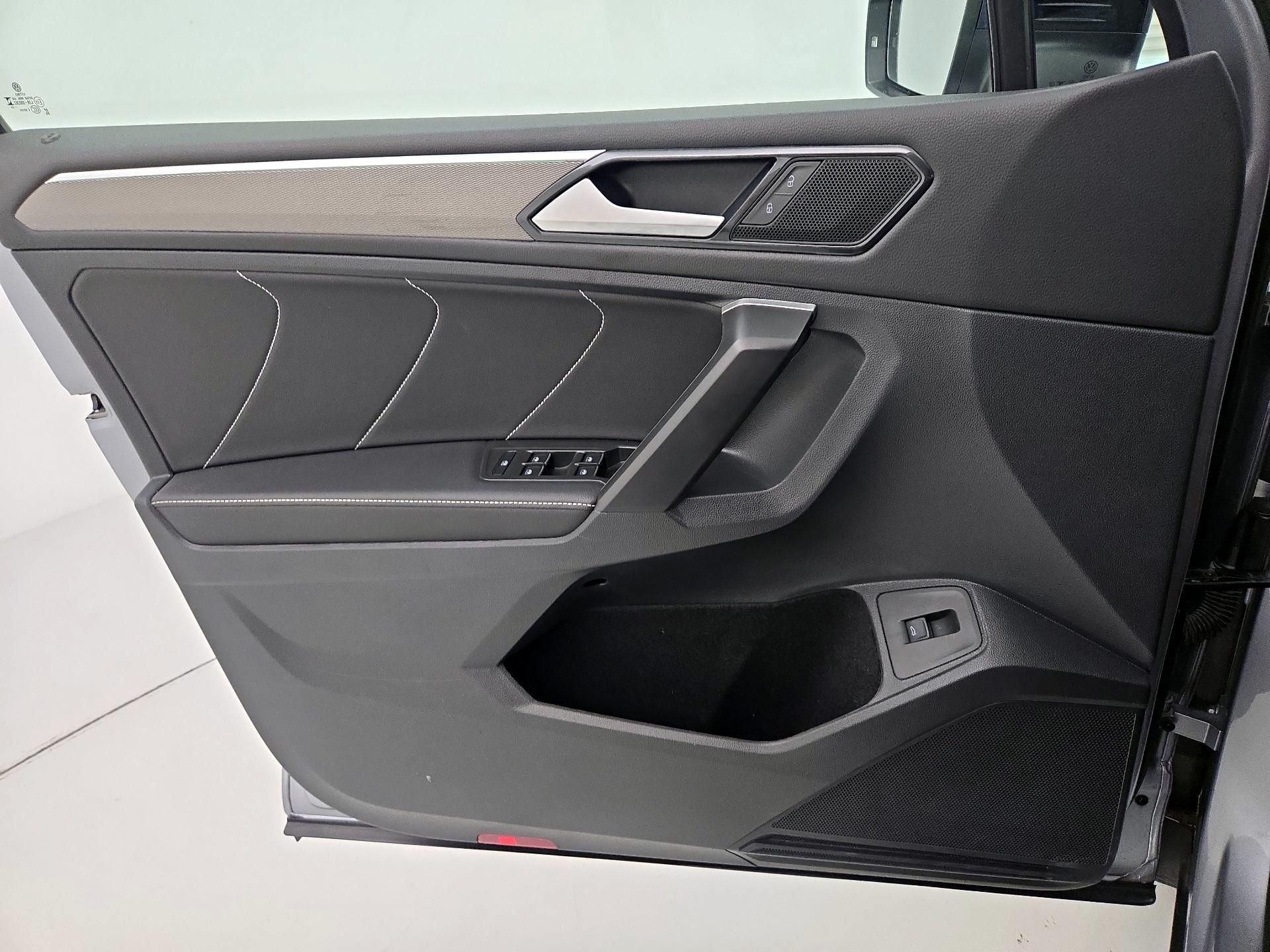 Thumbnail: 2024 Volkswagen Tiguan - 12