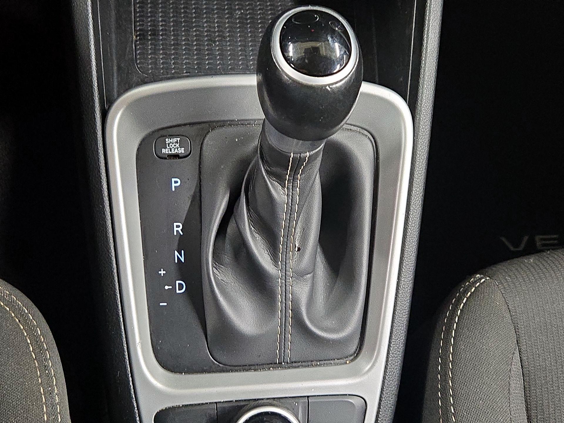 Thumbnail: 2023 Hyundai Venue - 17