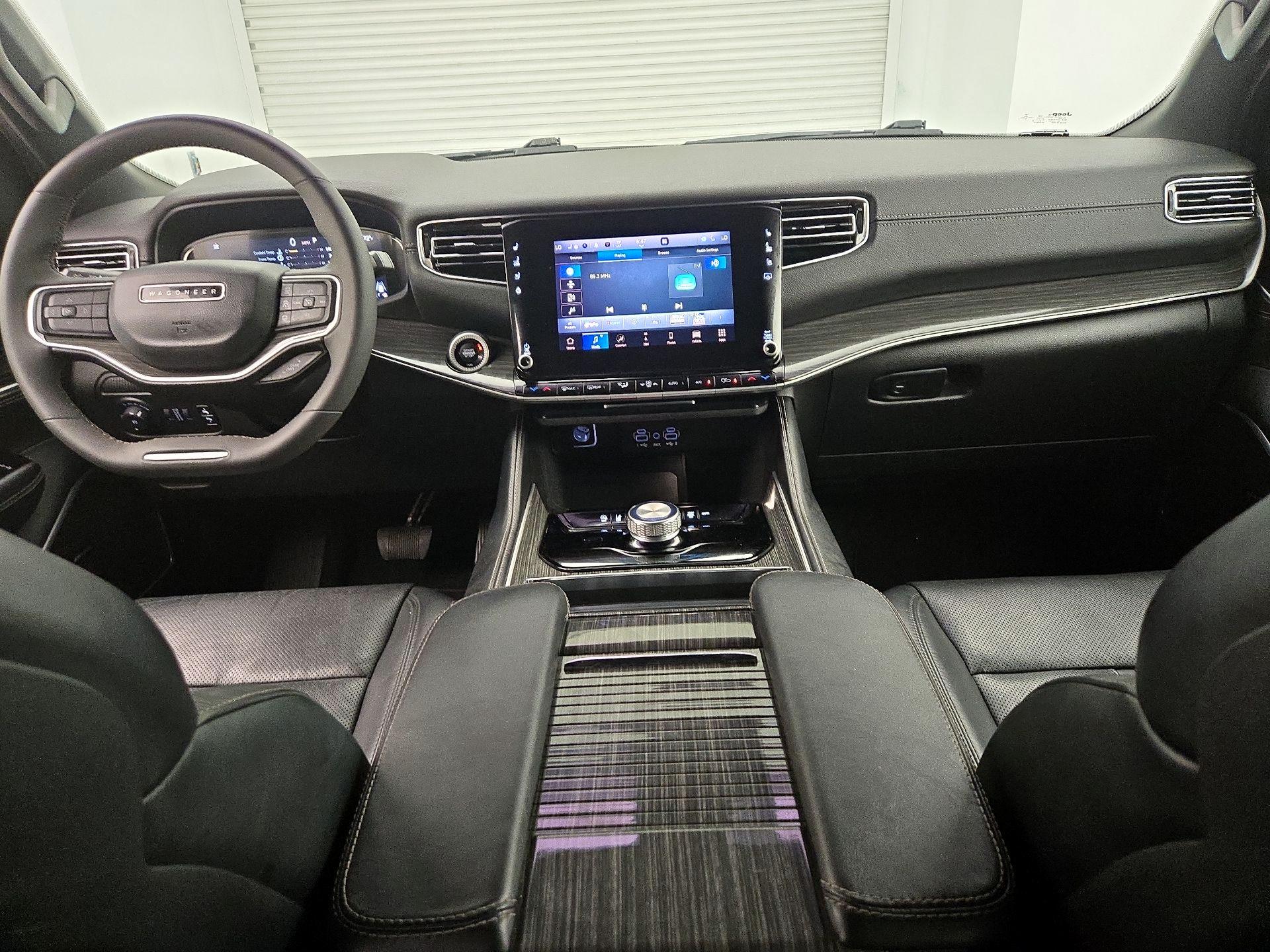 Thumbnail: 2022 Jeep Wagoneer - 9