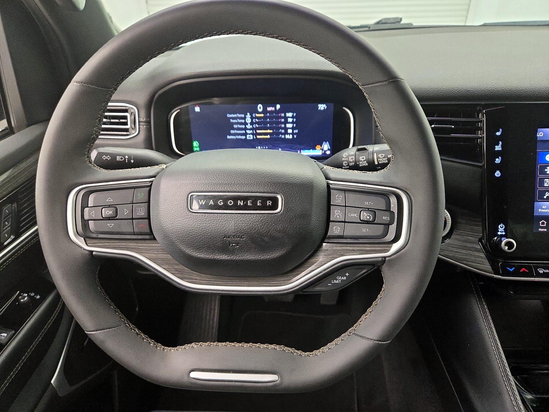Thumbnail: 2022 Jeep Wagoneer - 10