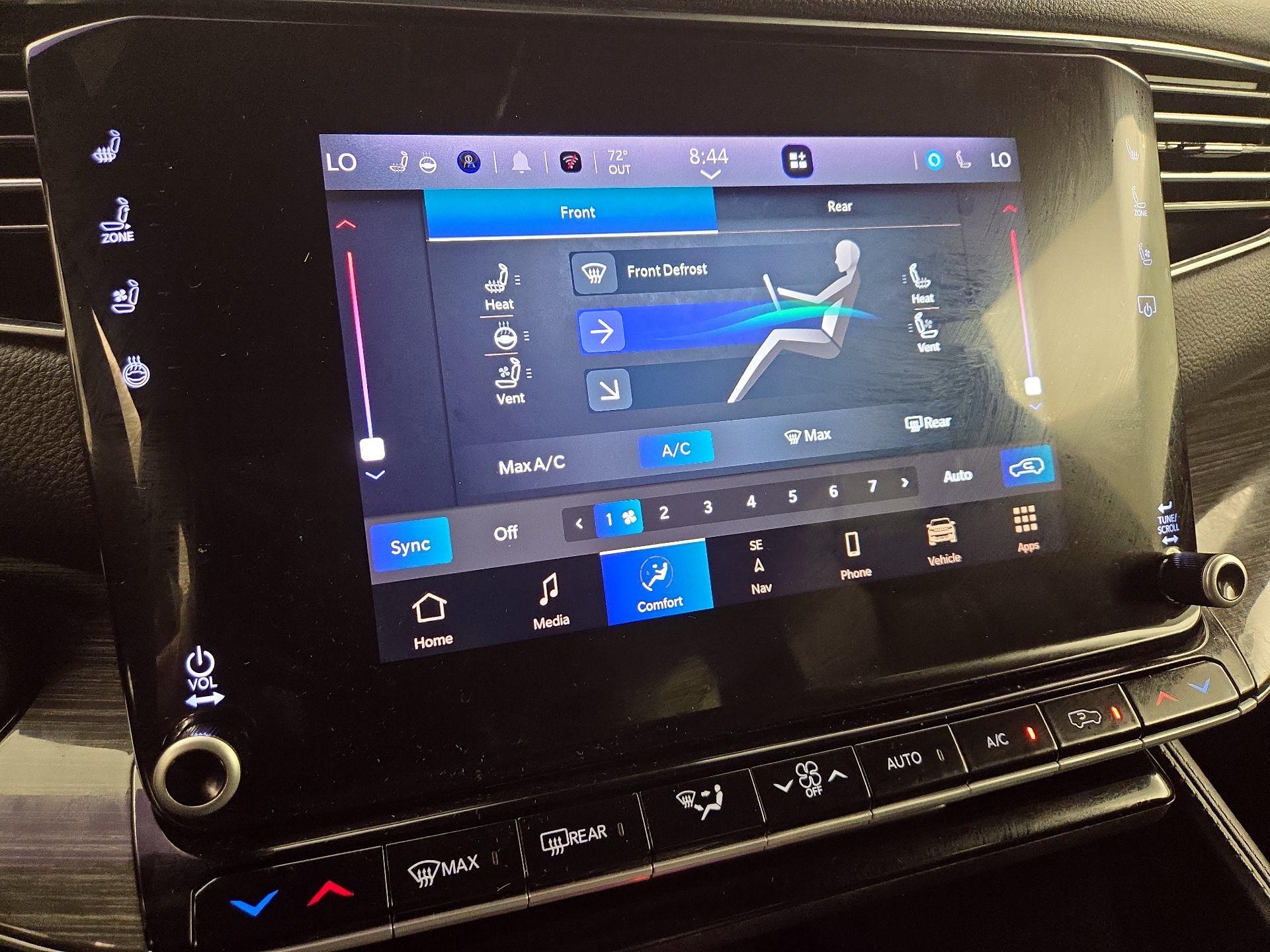 Thumbnail: 2022 Jeep Wagoneer - 17