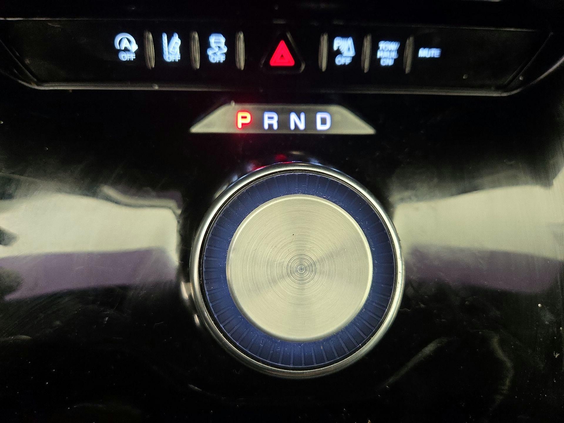 Thumbnail: 2022 Jeep Wagoneer - 18