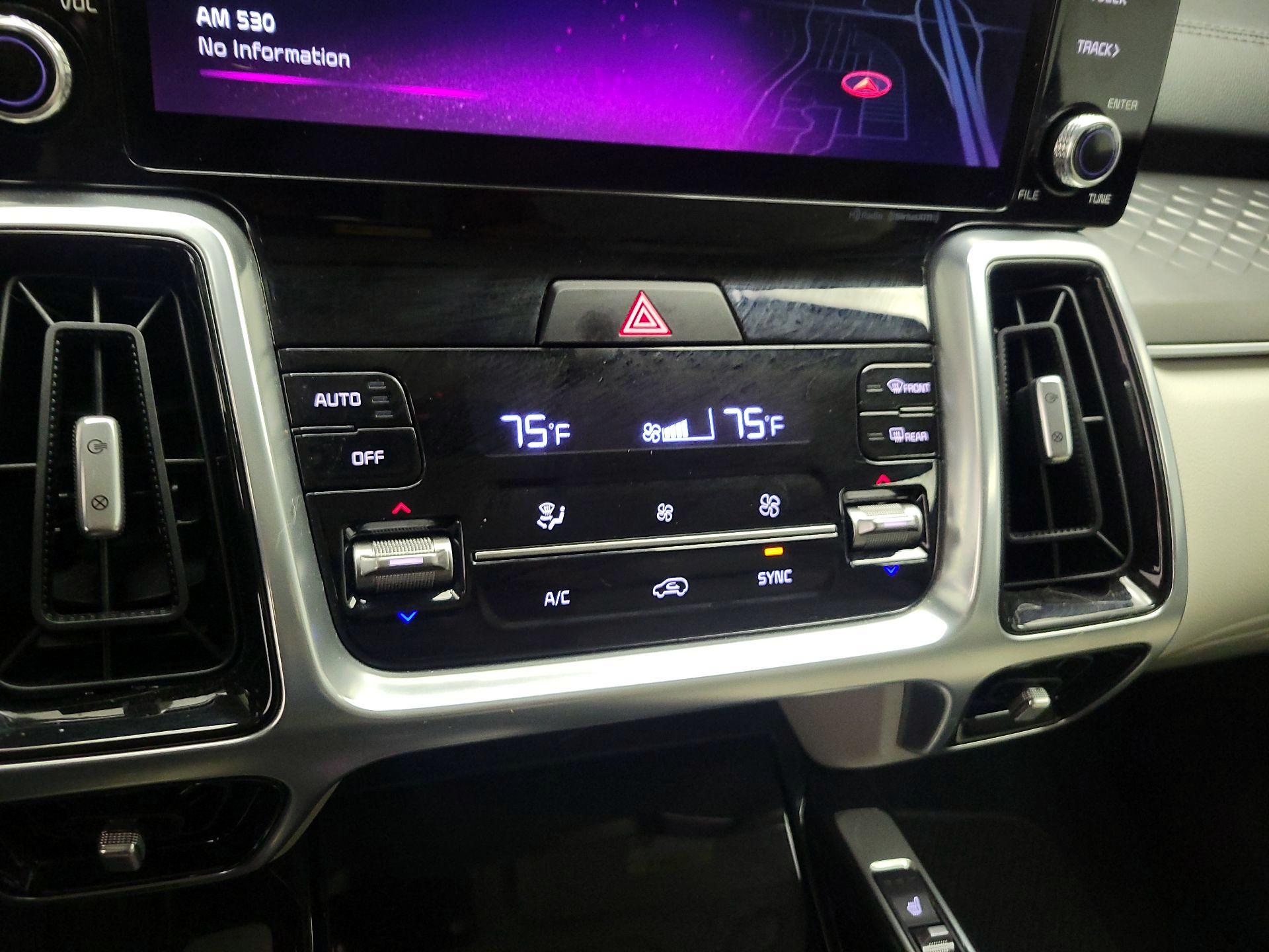 Thumbnail: 2022 Kia Sorento - 17