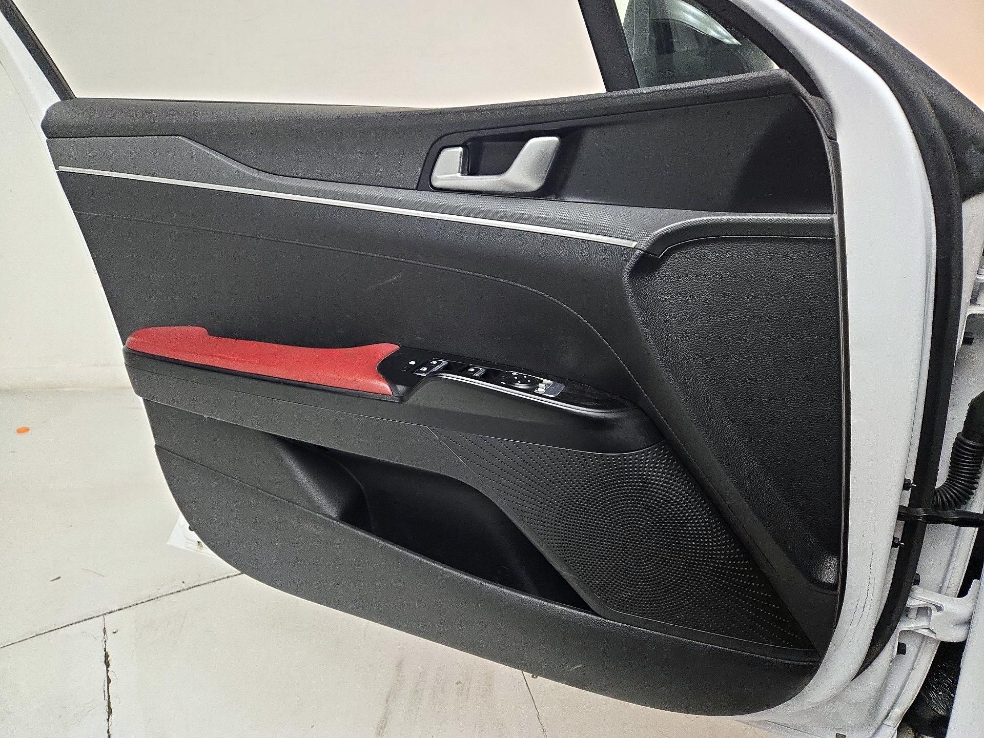 Thumbnail: 2023 Kia K5 - 12