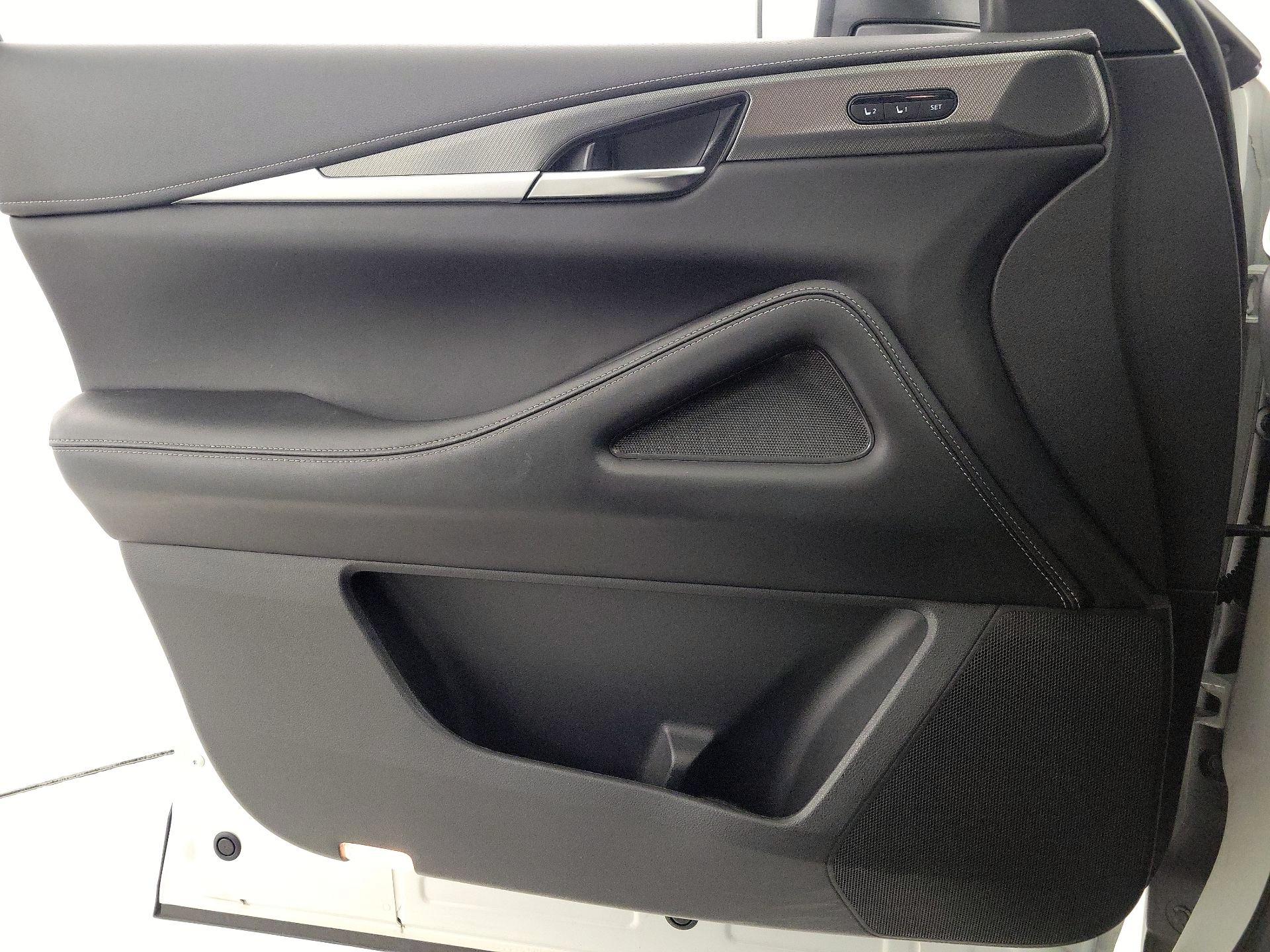 Thumbnail: 2023 INFINITI QX60 - 12