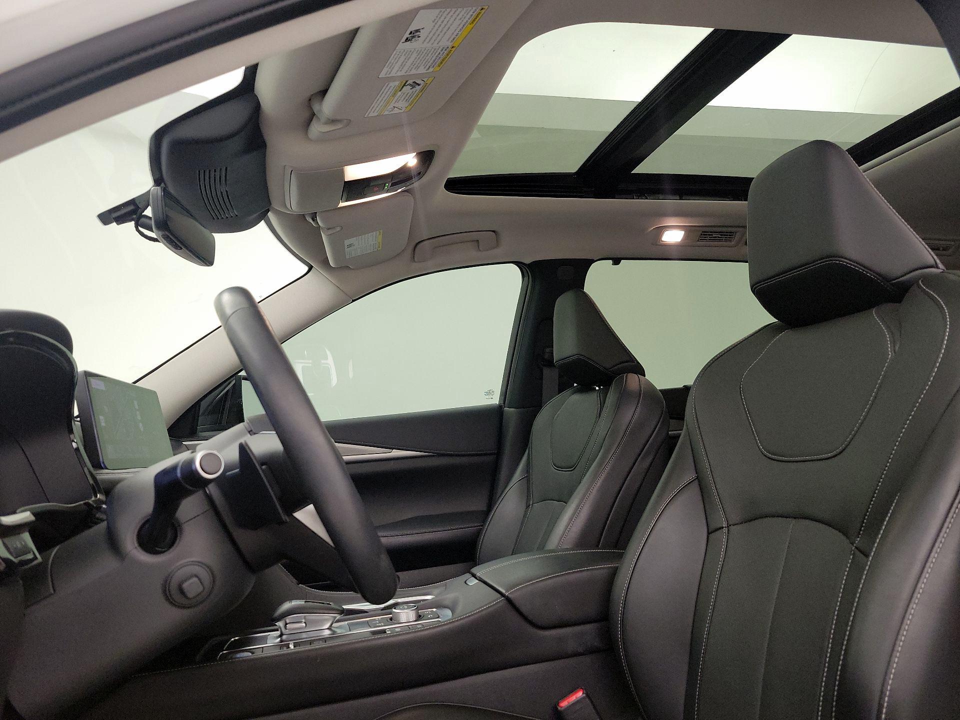 Thumbnail: 2023 INFINITI QX60 - 19