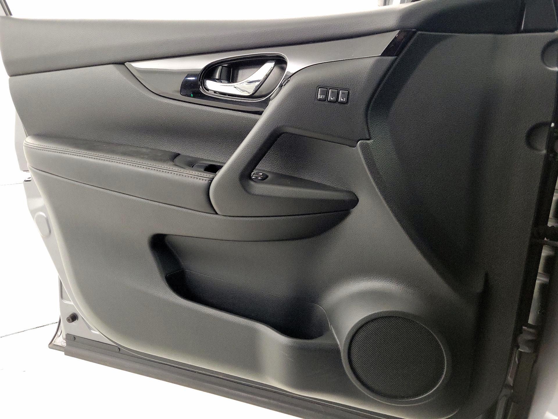 Thumbnail: 2022 Nissan Rogue Sport - 12