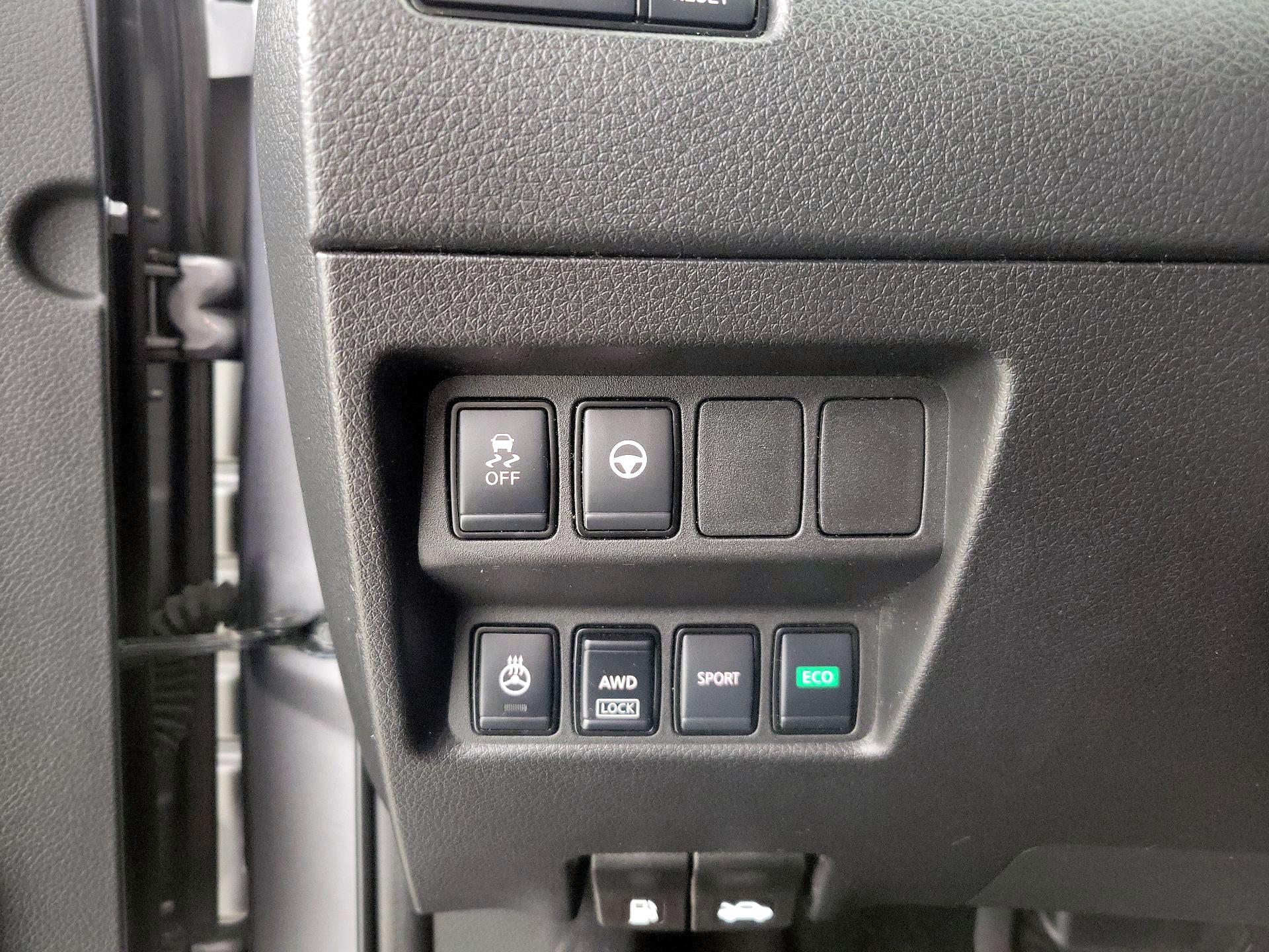 Thumbnail: 2022 Nissan Rogue Sport - 13