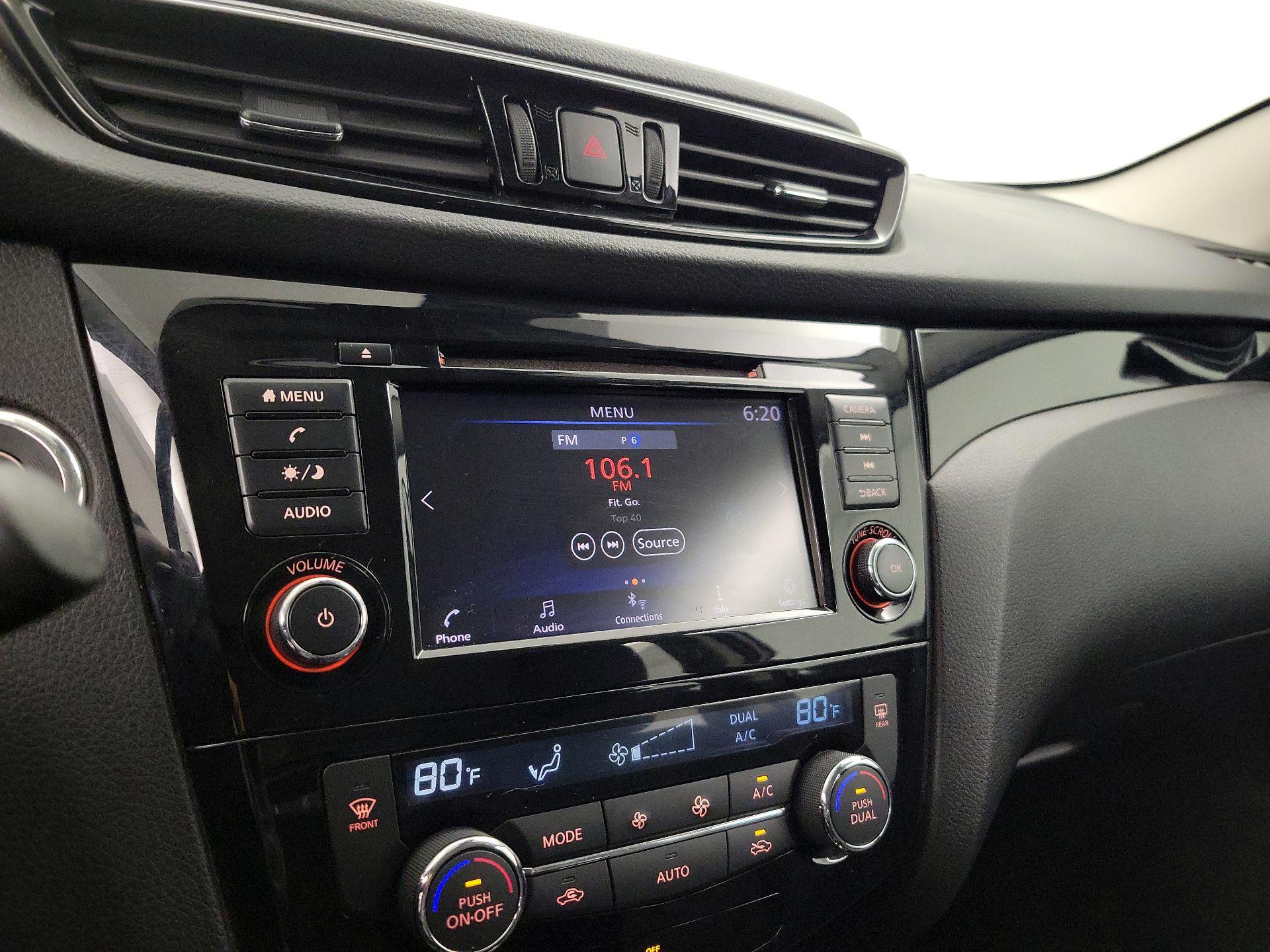 Thumbnail: 2022 Nissan Rogue Sport - 15