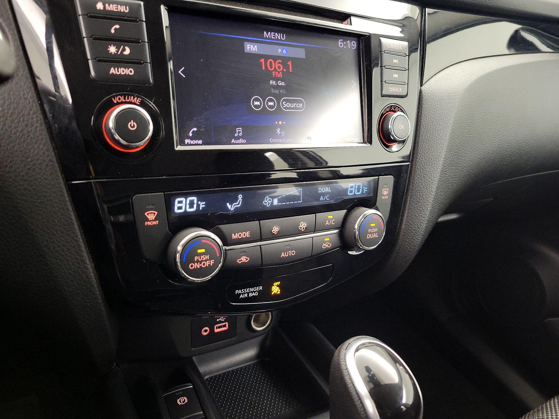 Thumbnail: 2022 Nissan Rogue Sport - 16