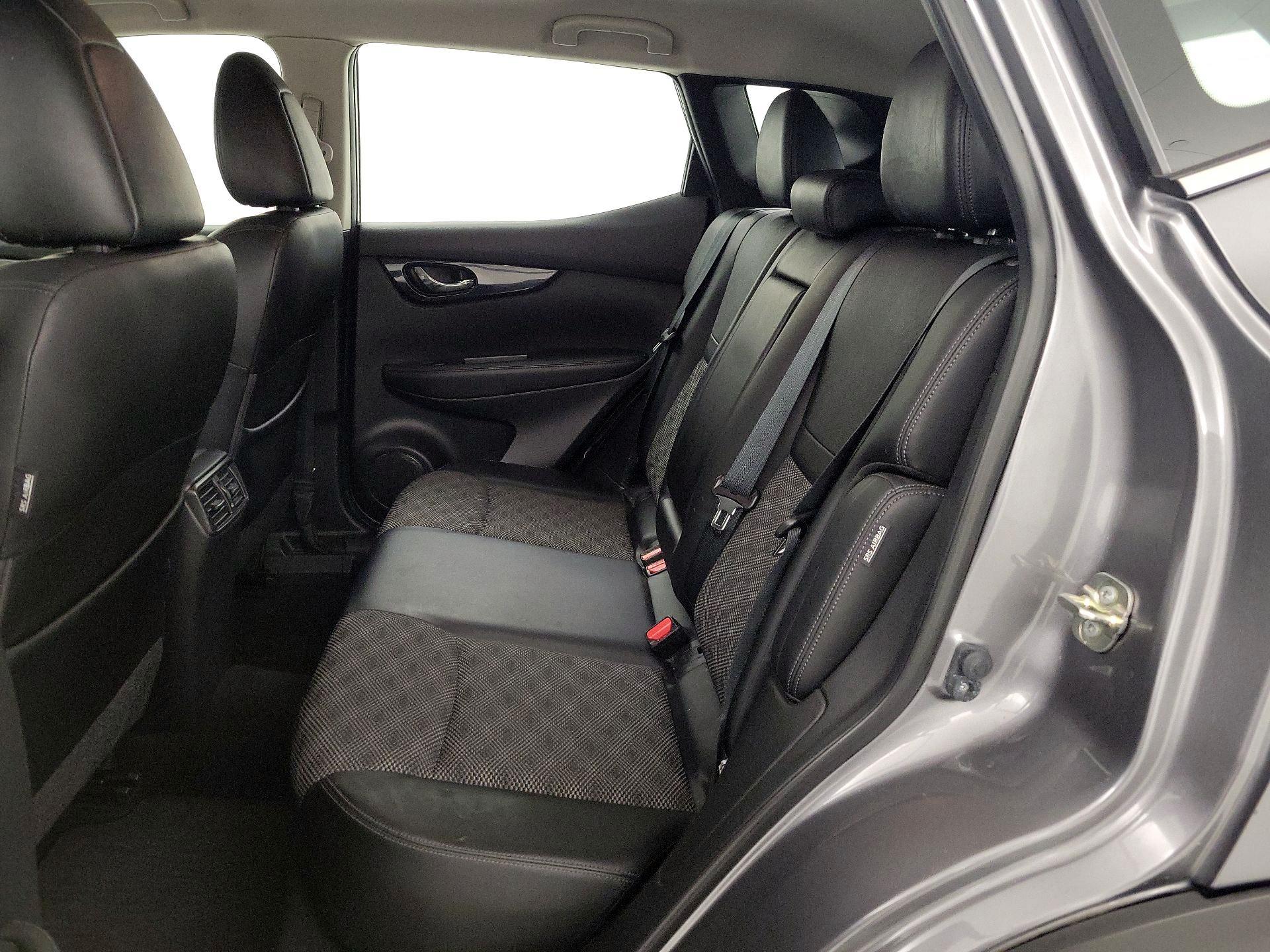 Thumbnail: 2022 Nissan Rogue Sport - 18