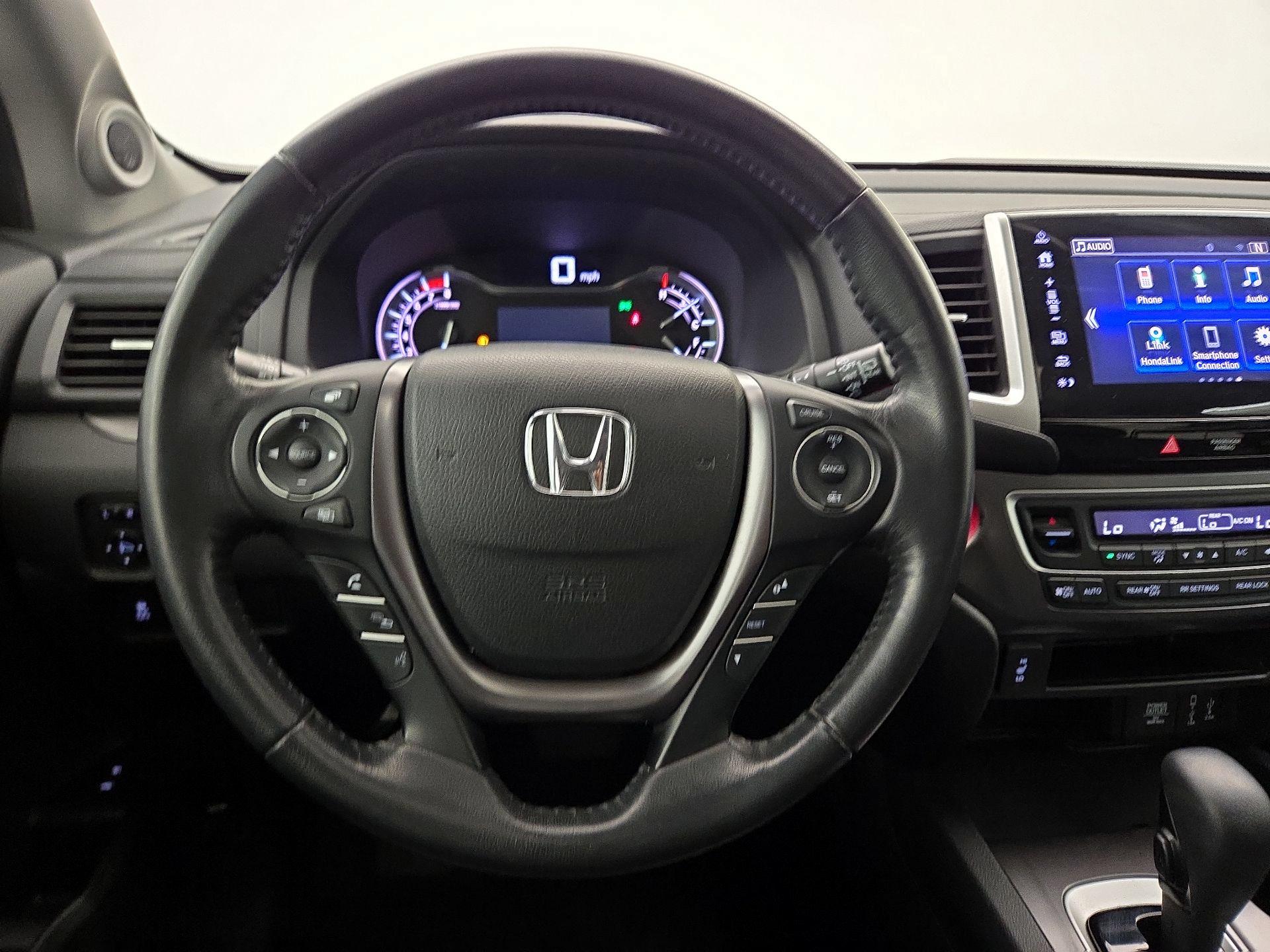 Thumbnail: 2017 Honda Pilot - 10