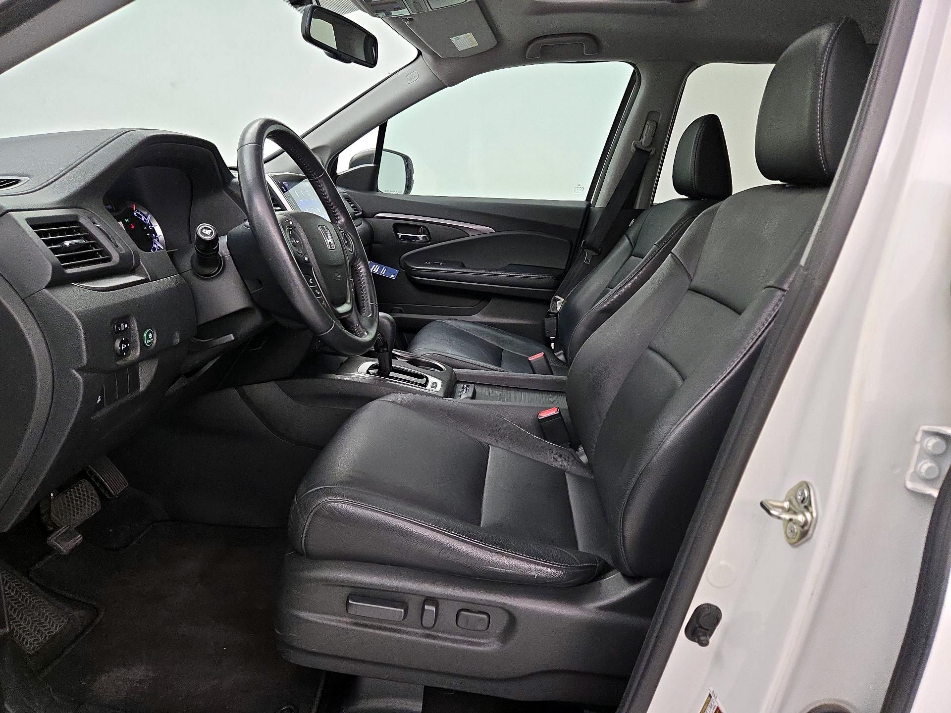 Thumbnail: 2017 Honda Pilot - 11