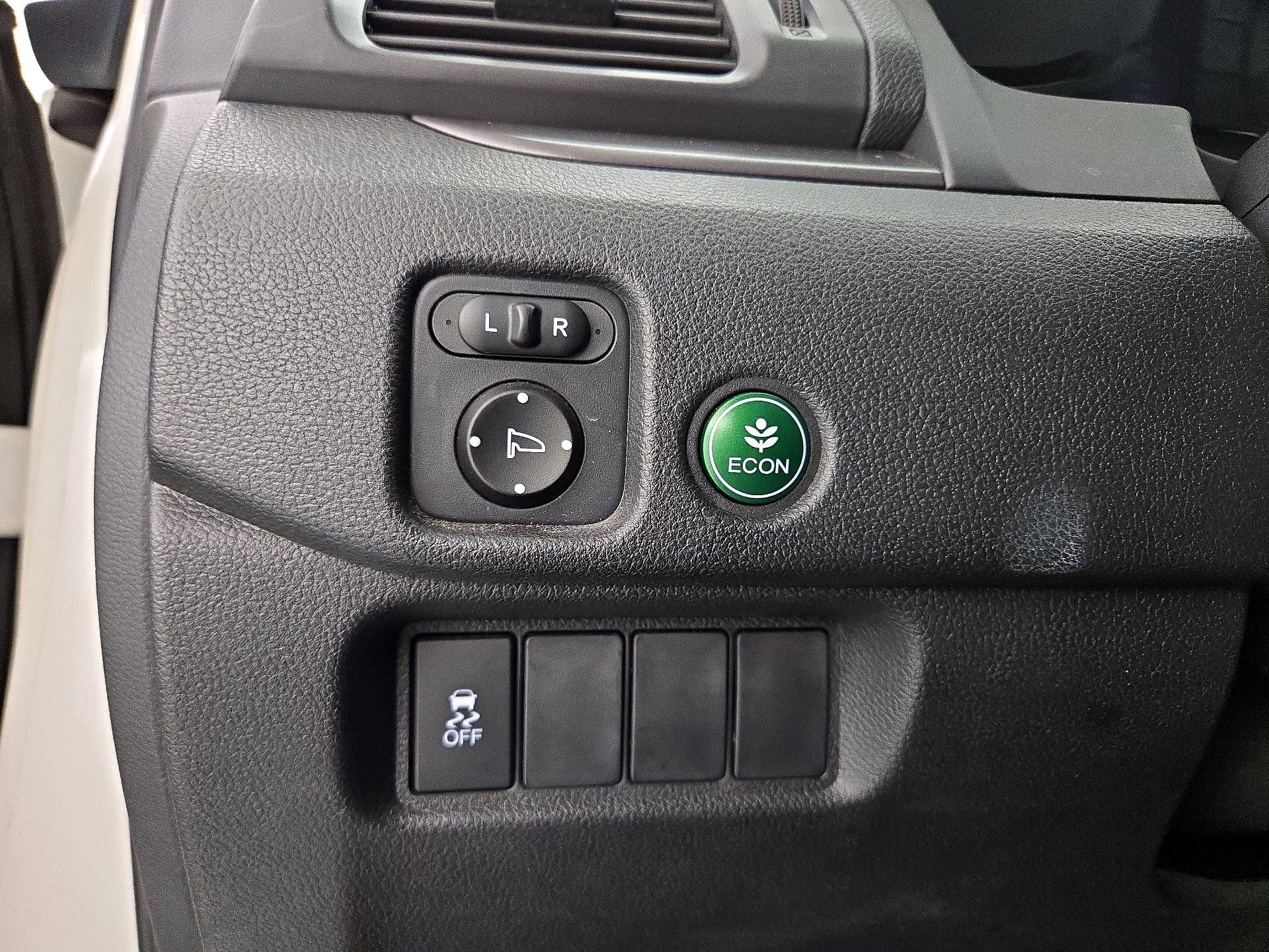 Thumbnail: 2017 Honda Pilot - 13