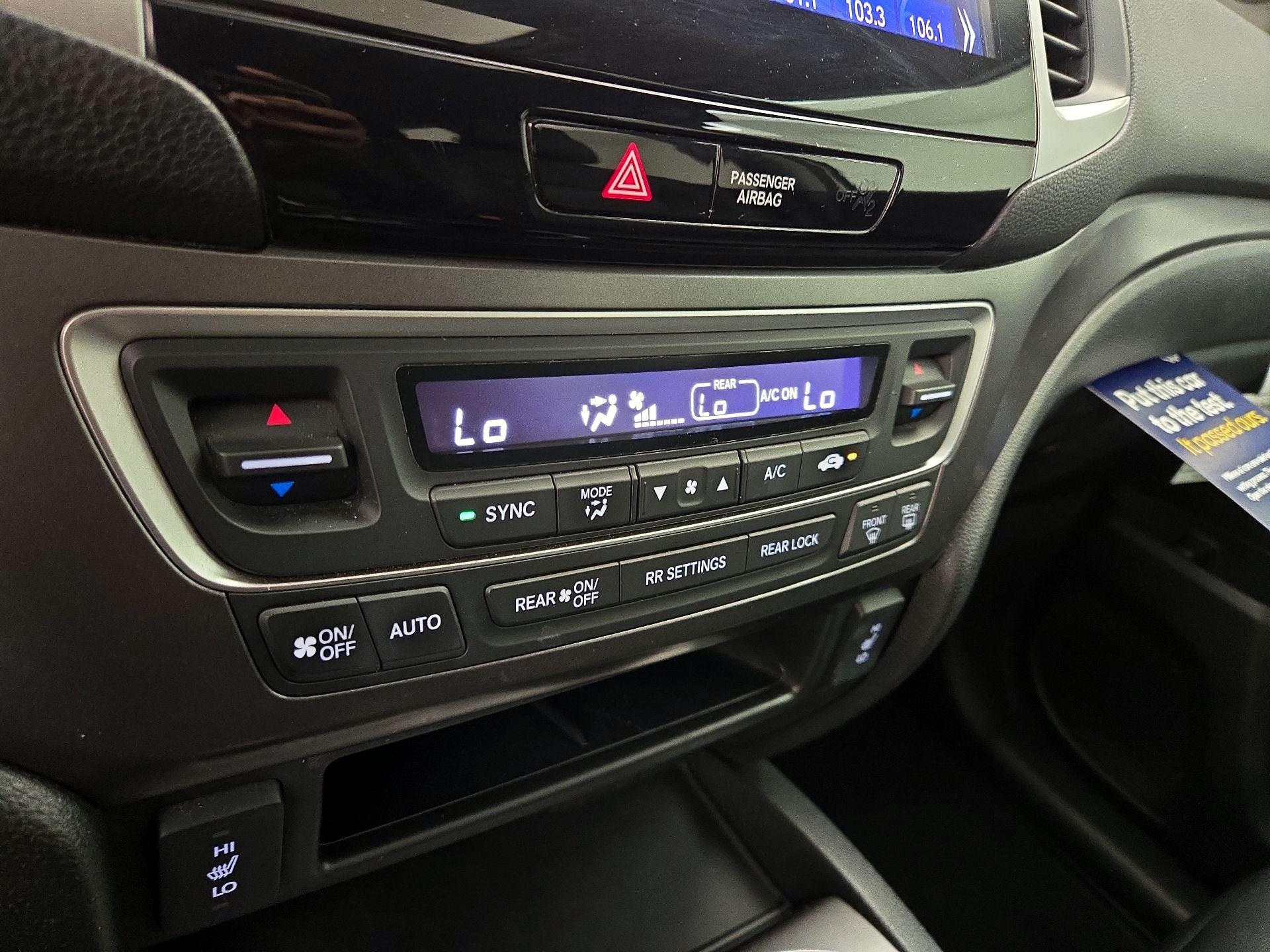 Thumbnail: 2017 Honda Pilot - 16