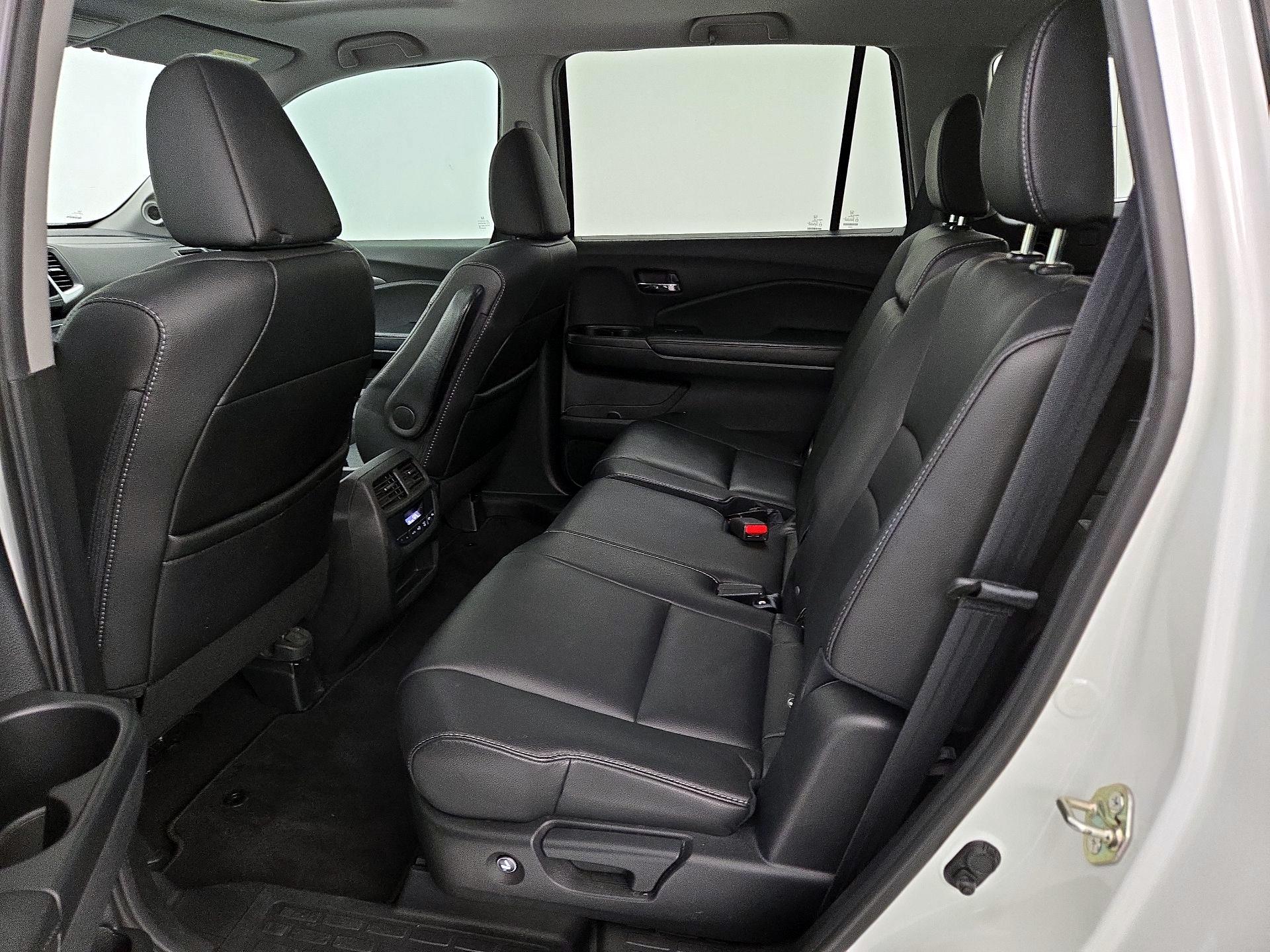 Thumbnail: 2017 Honda Pilot - 20